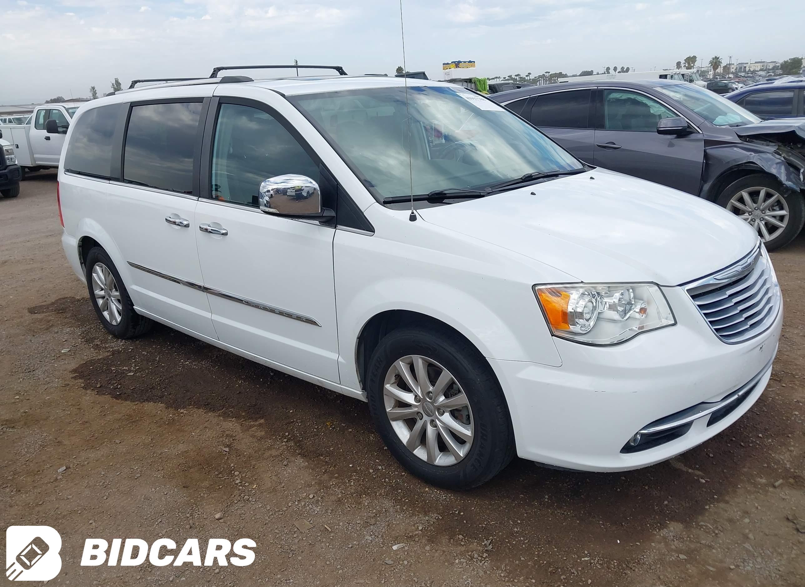 2016 Chrysler Town and Countr...