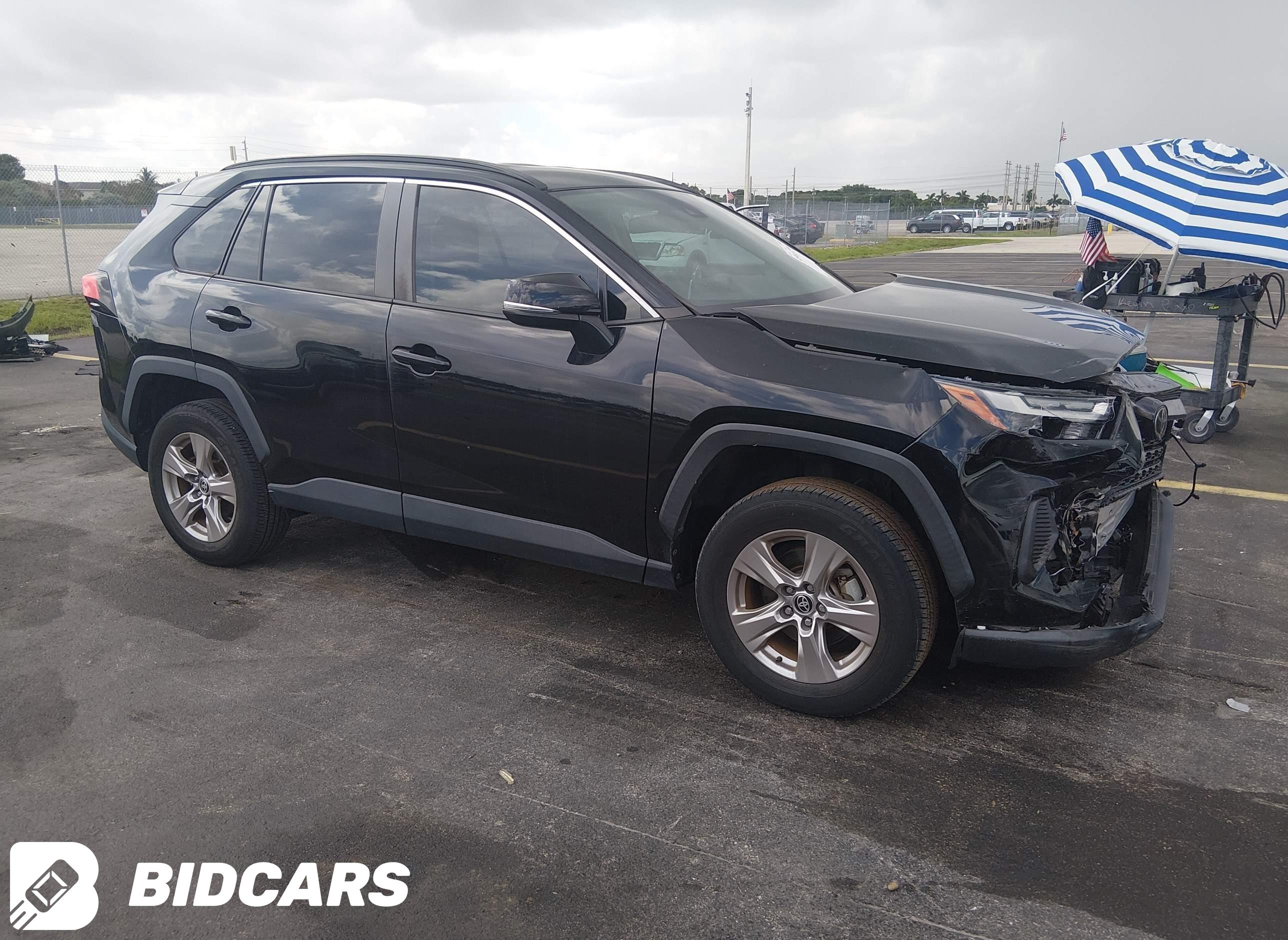 2023 Toyota RAV4, Xle