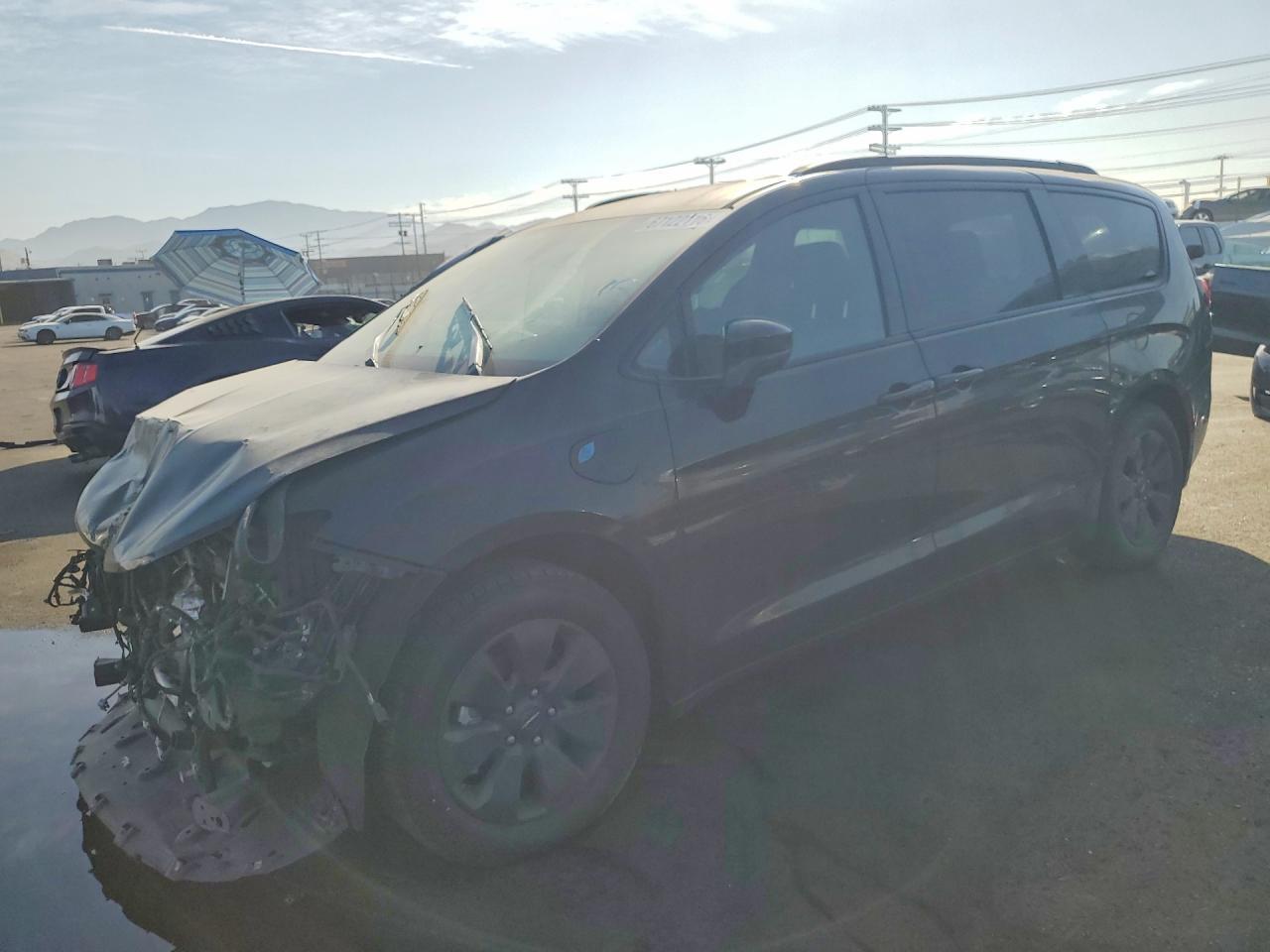 2019 Chrysler Pacifica, Hybri...