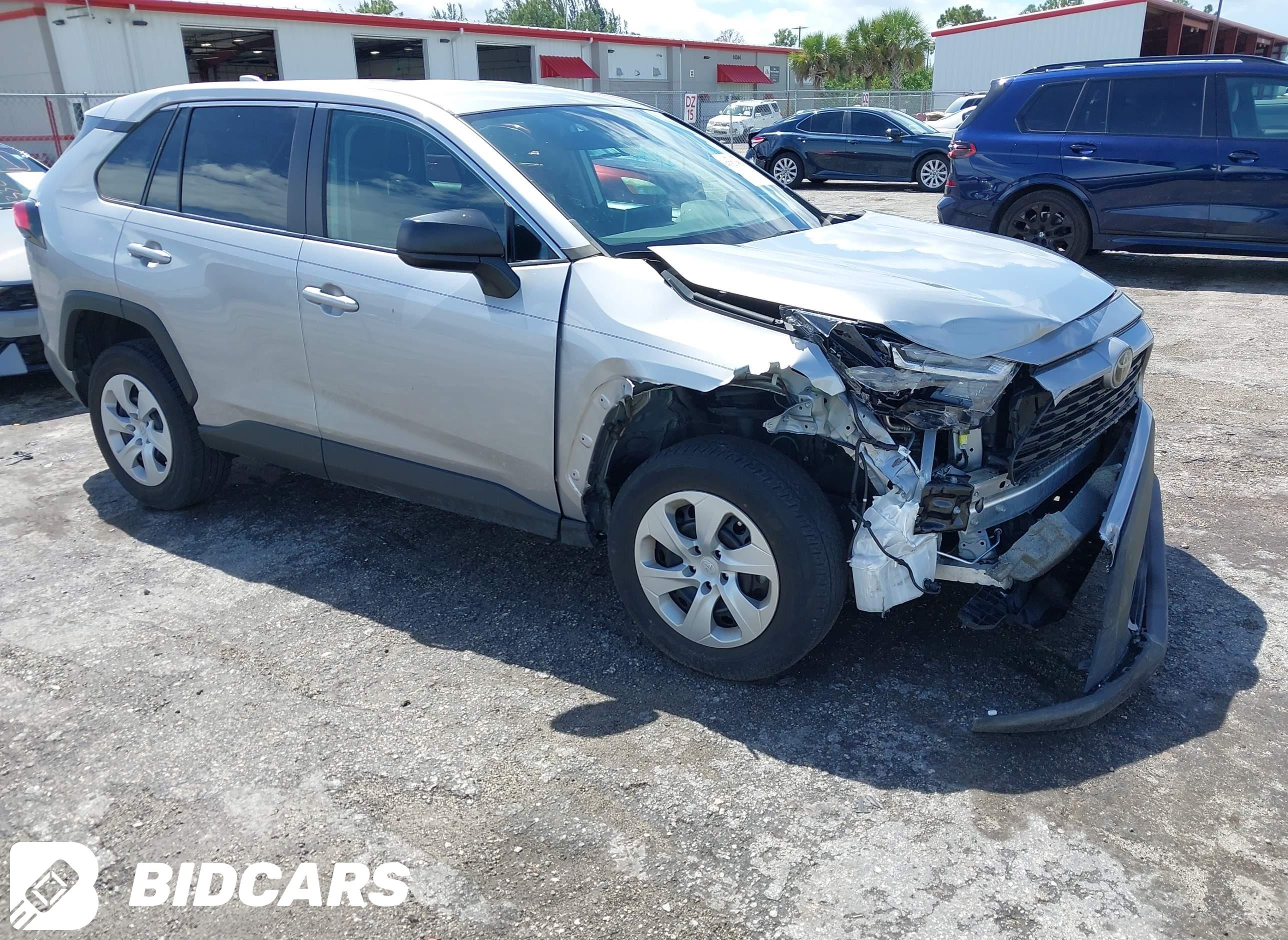 2024 Toyota RAV4, LE