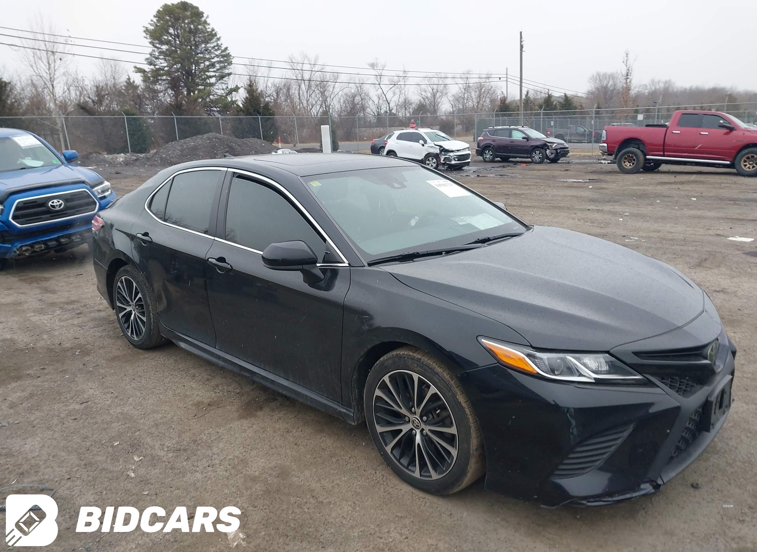 2020 Toyota Camry, SE