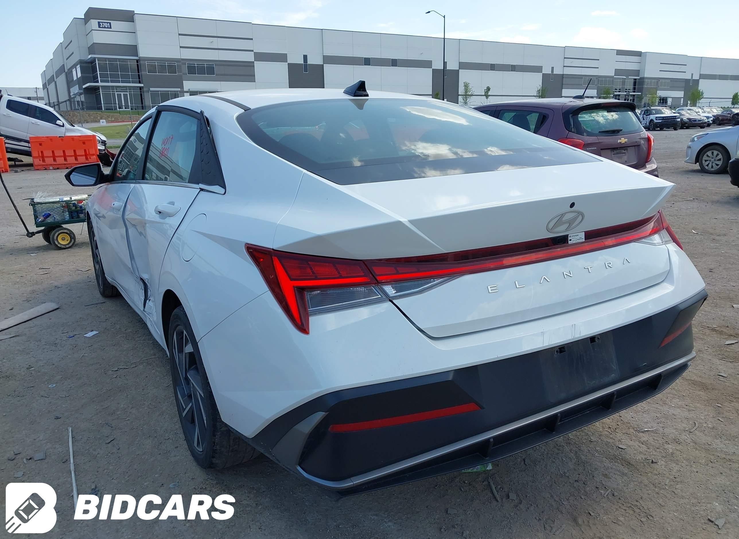 2025 Hyundai Elantra, Sel Con...