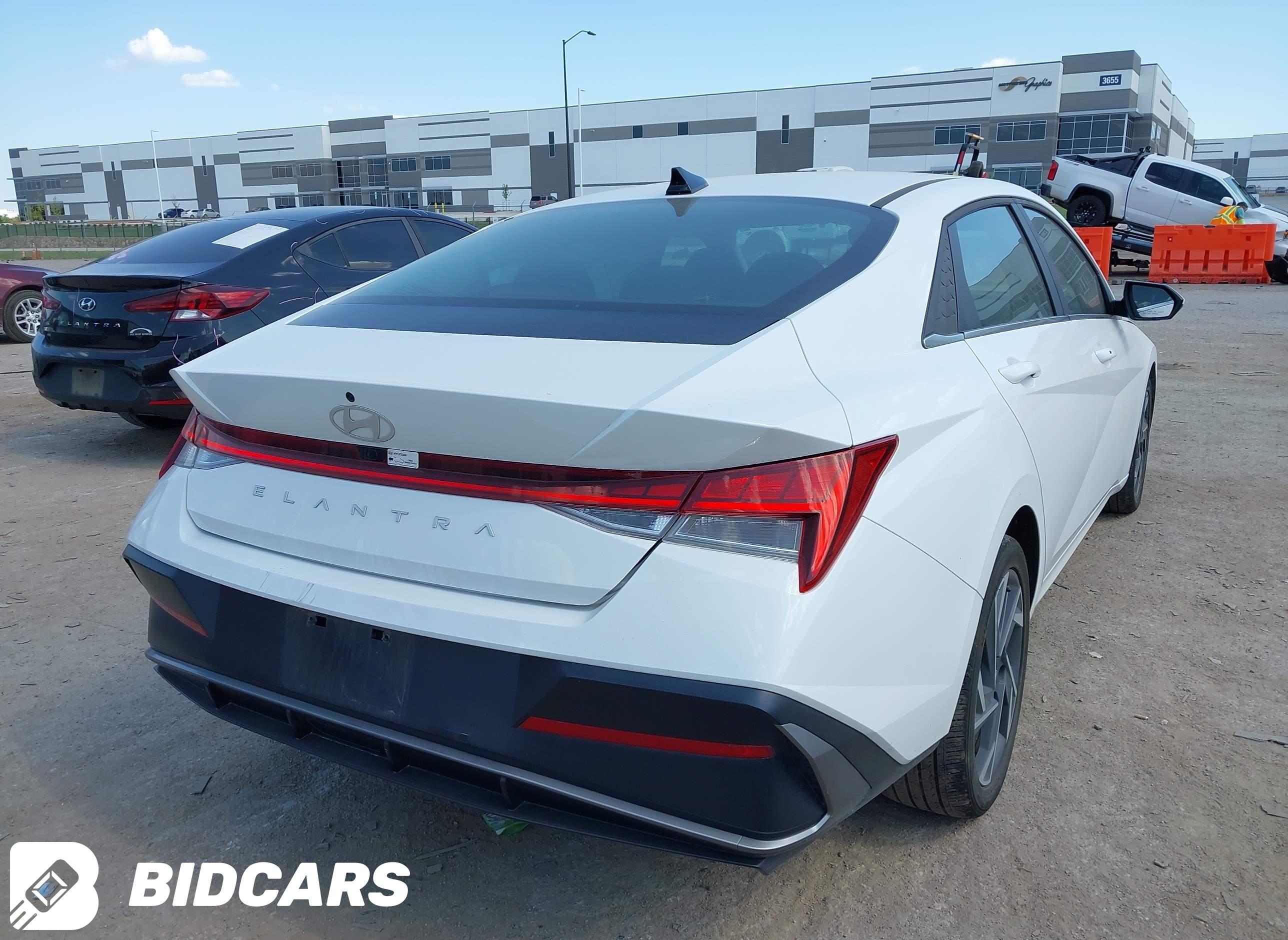 2025 Hyundai Elantra, Sel Con...