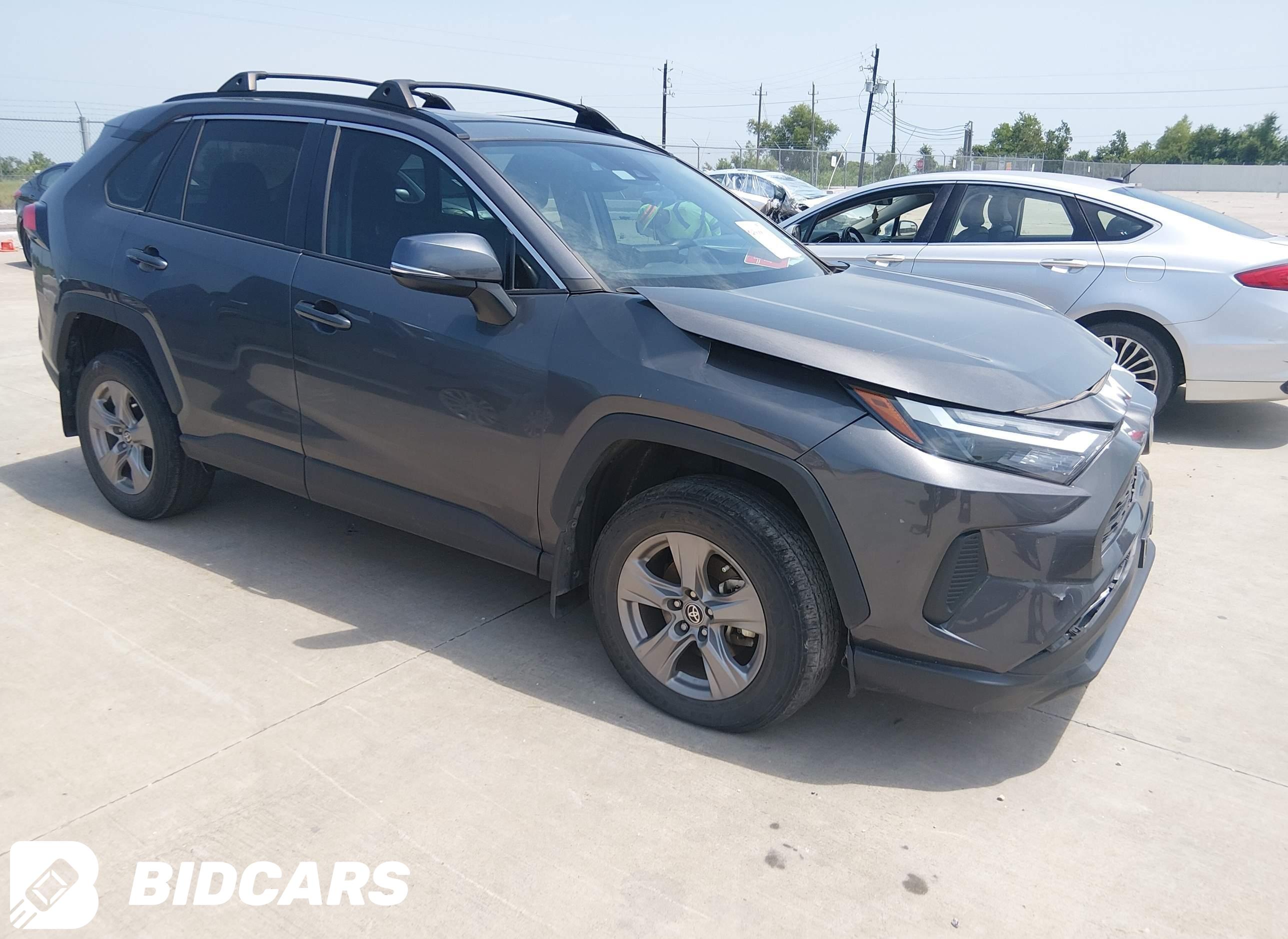 2023 Toyota RAV4, Xle