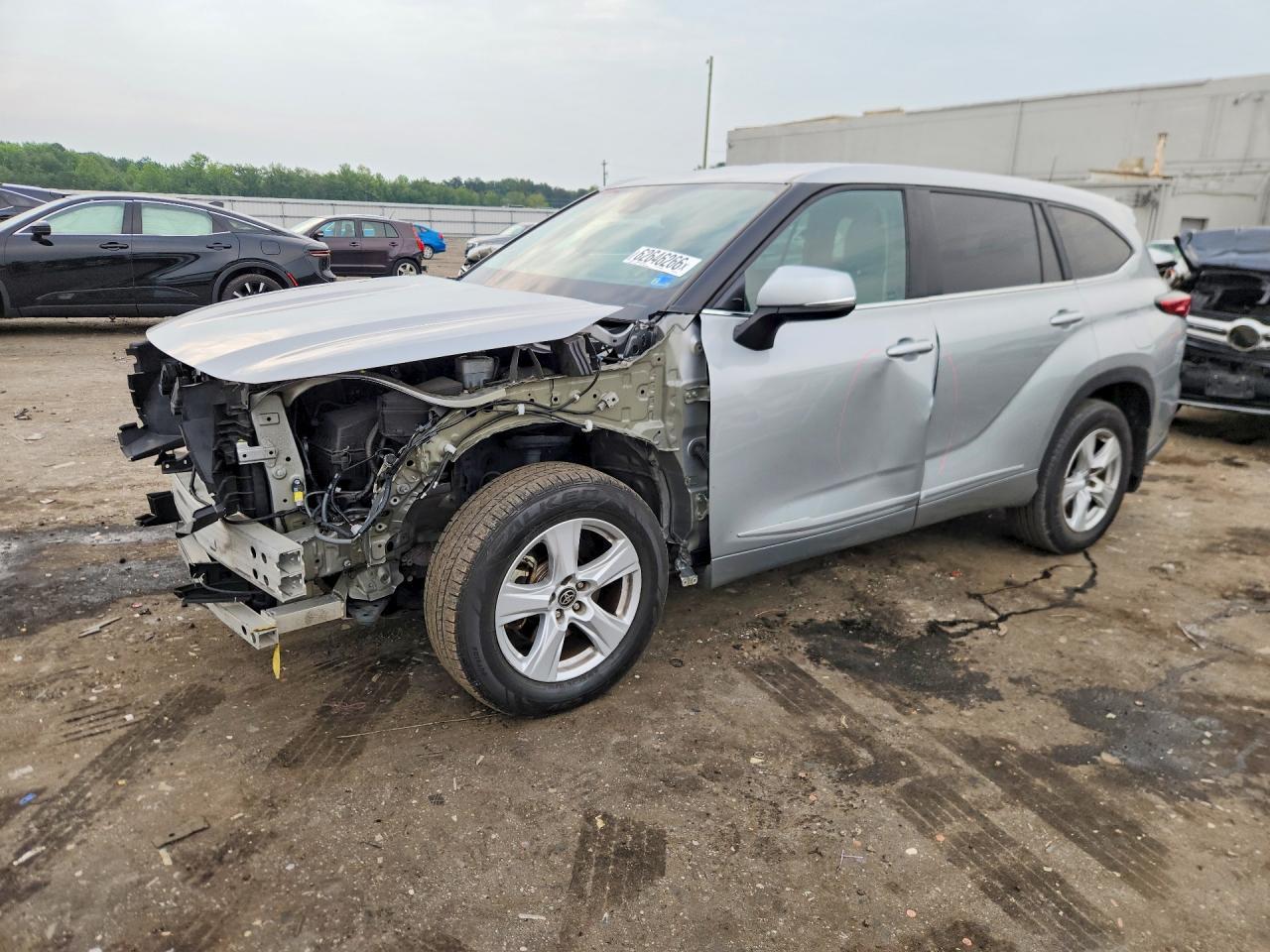 2023 Toyota Highlander, LE