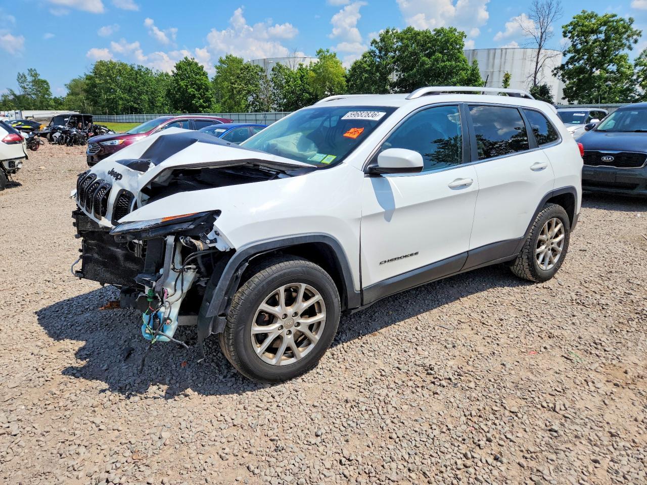 2015 Jeep Cherokee, Latitude
