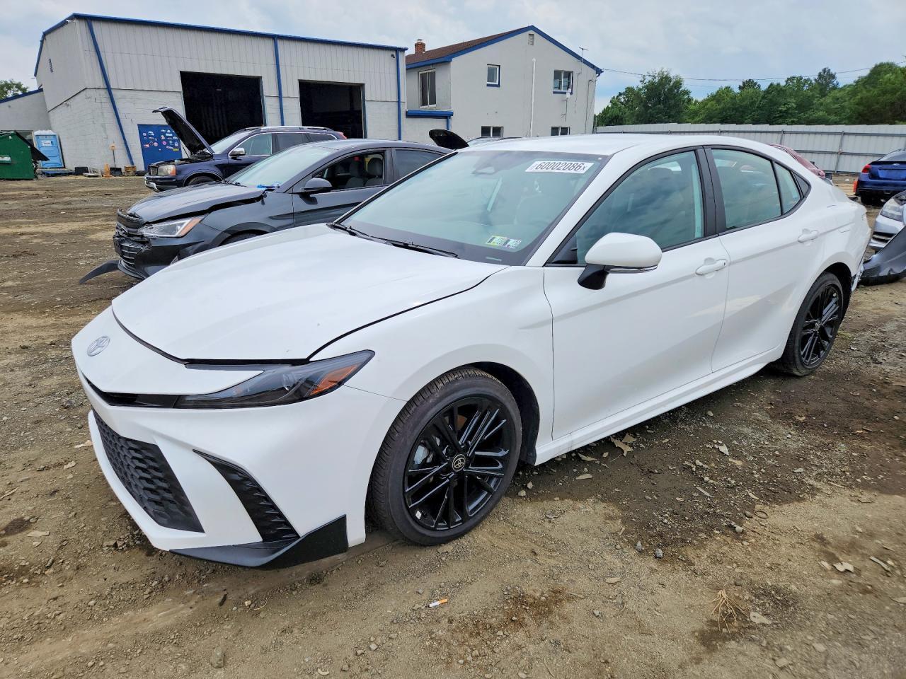 2025 Toyota Camry, SE