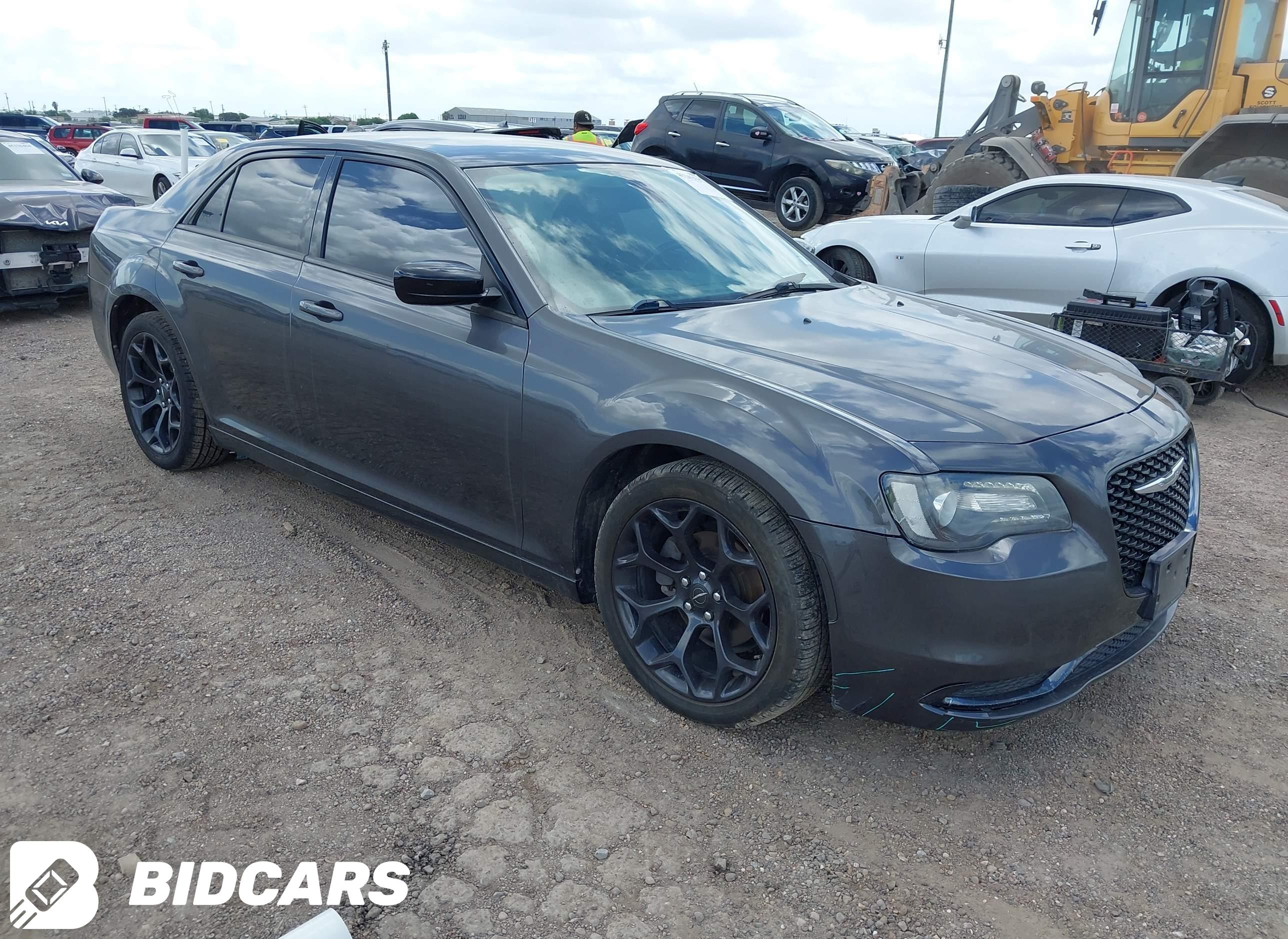 2019 Chrysler 300, Touring