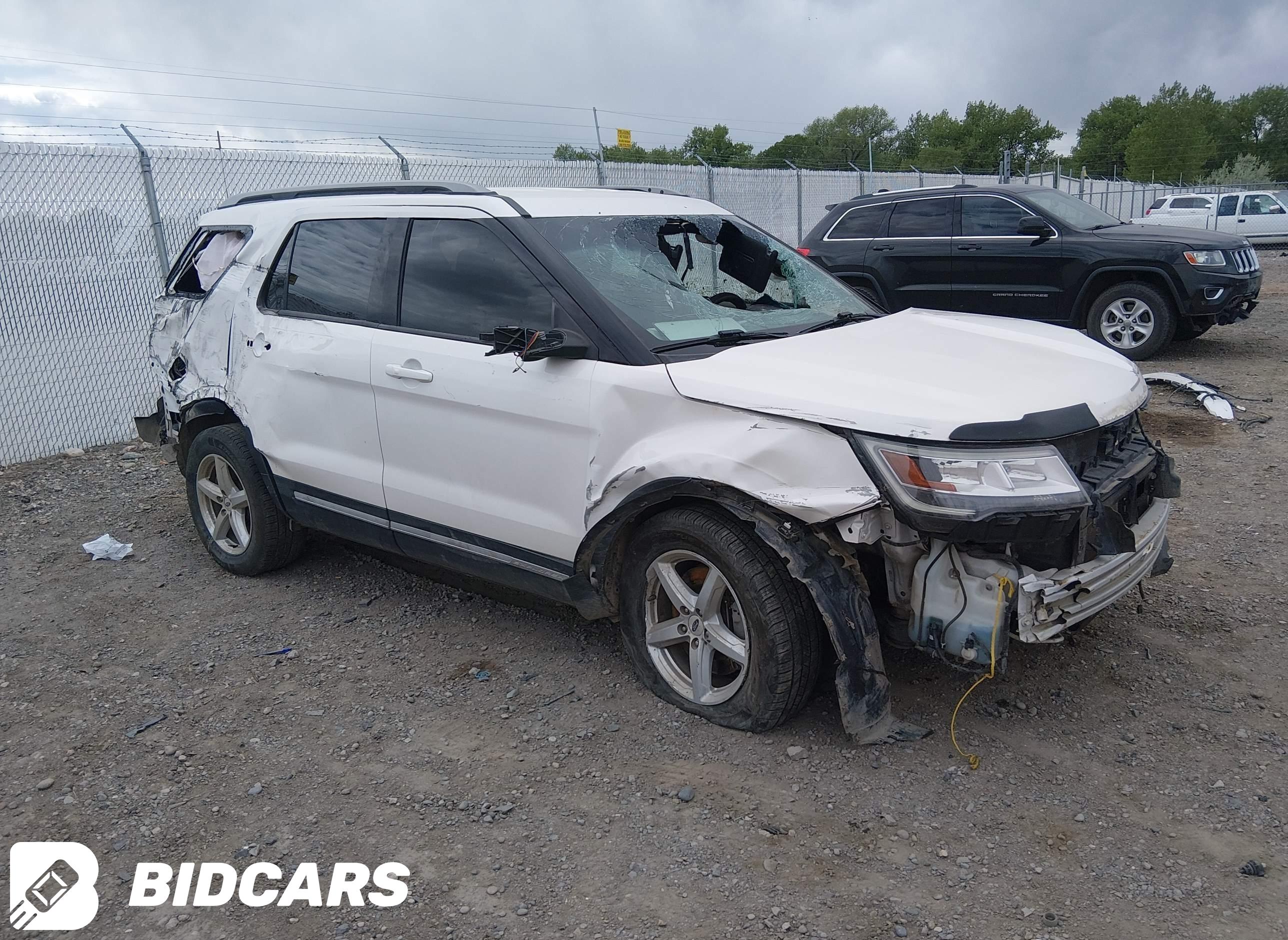 2017 Ford Explorer, Xlt