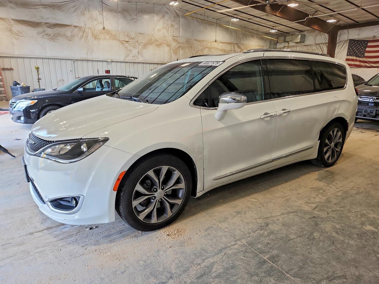 2017 Chrysler Pacifica, Limited