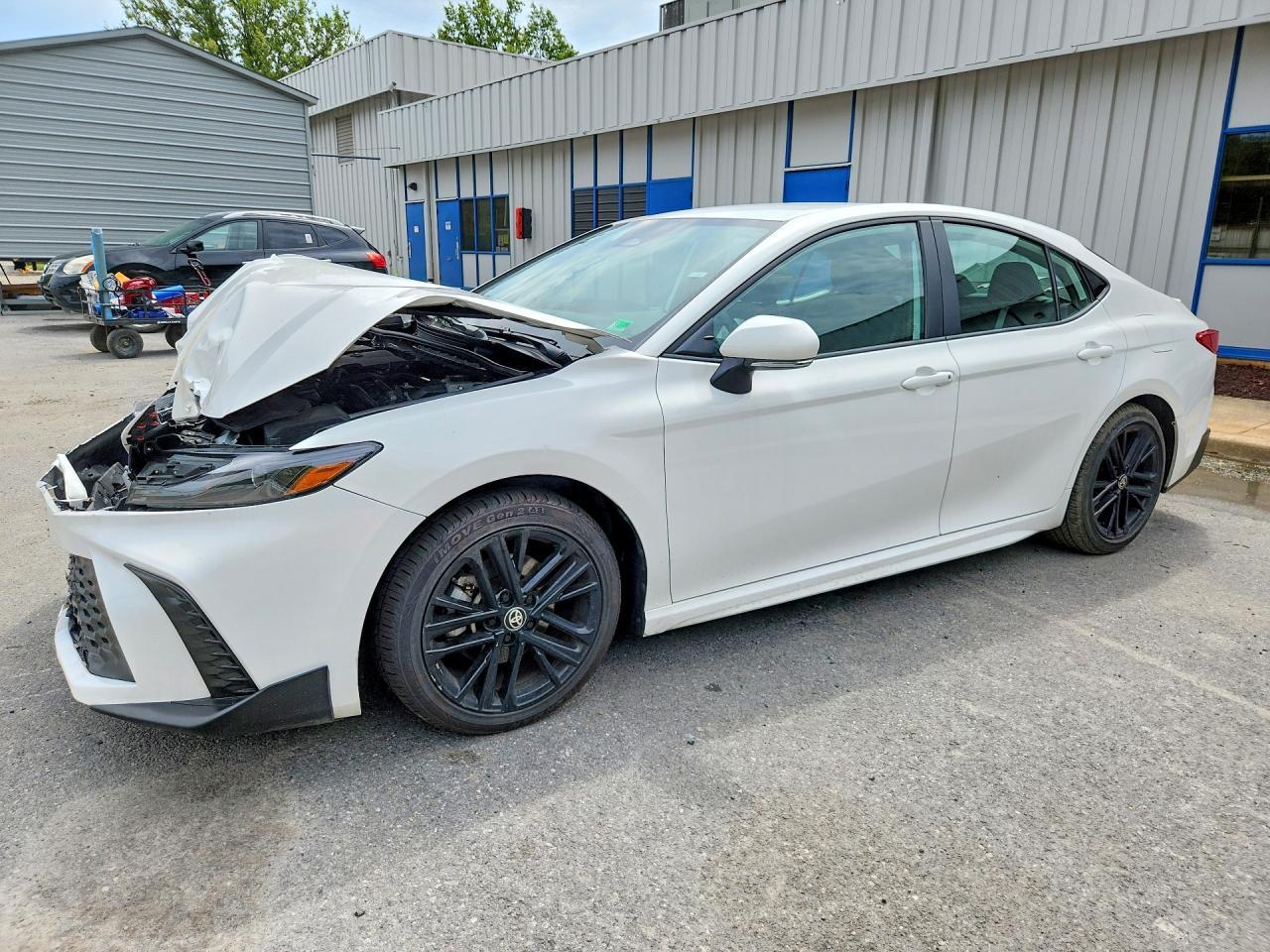 2025 Toyota Camry, SE