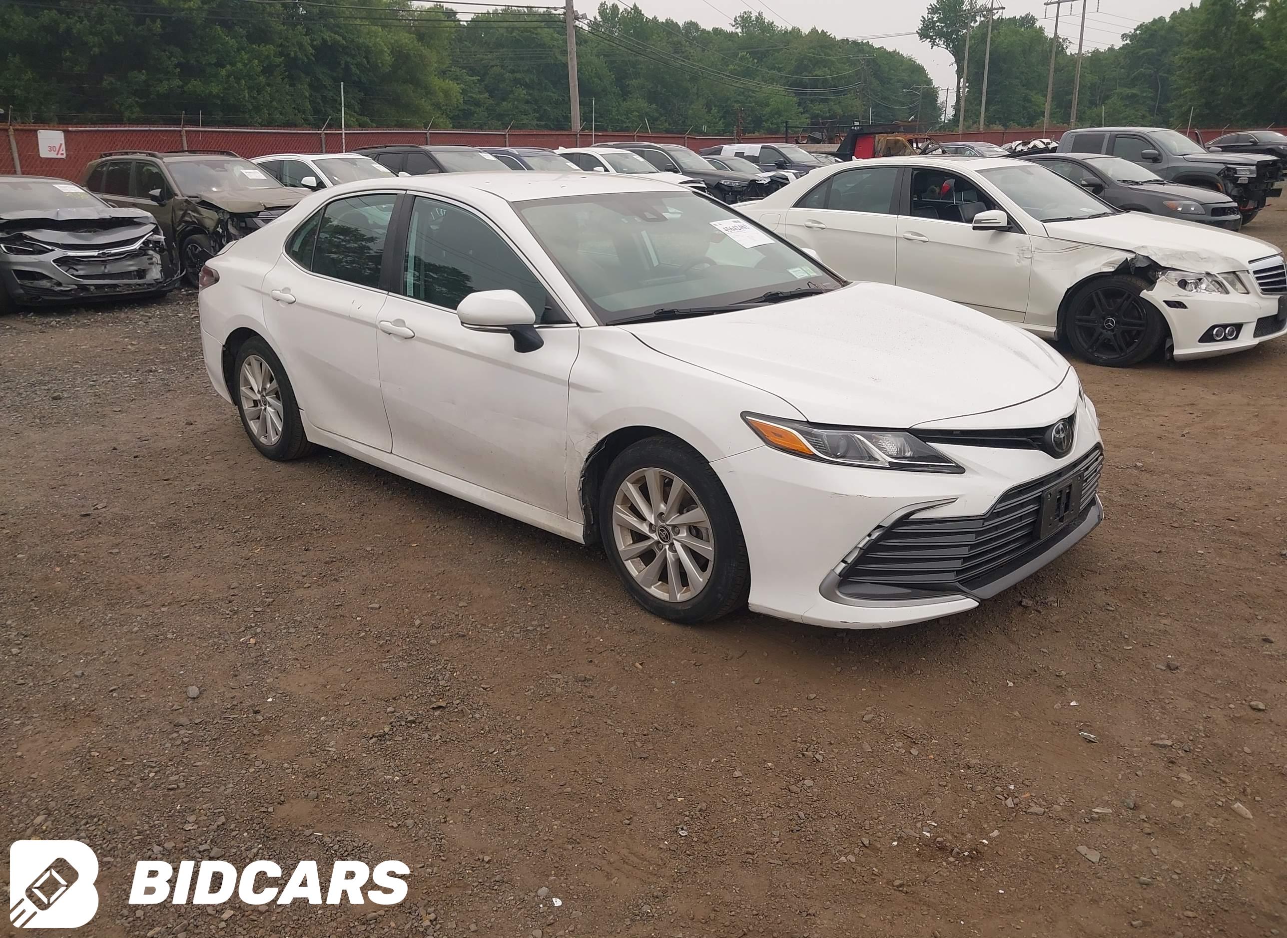 2023 Toyota Camry, LE