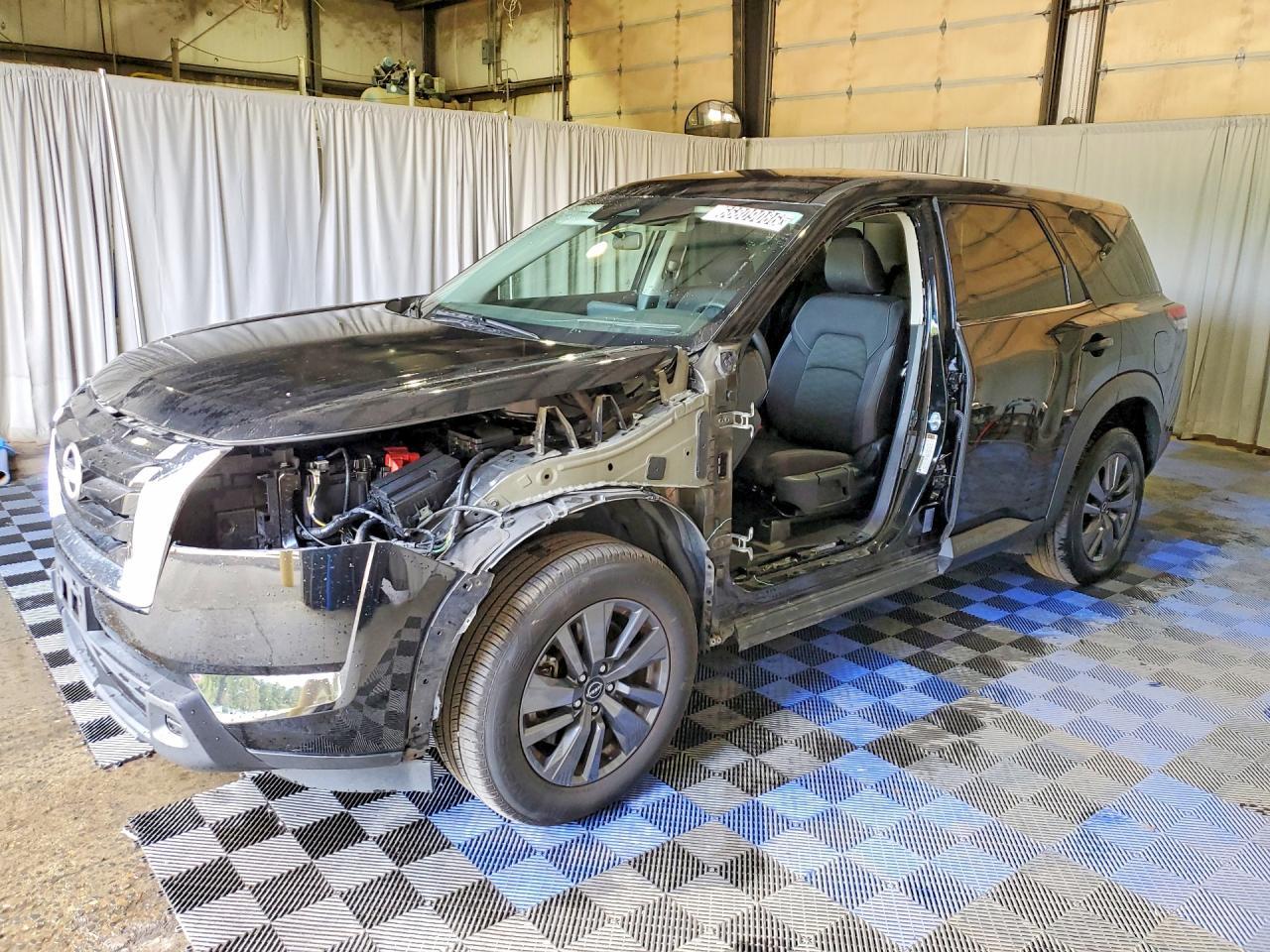 2025 Nissan Pathfinder, S