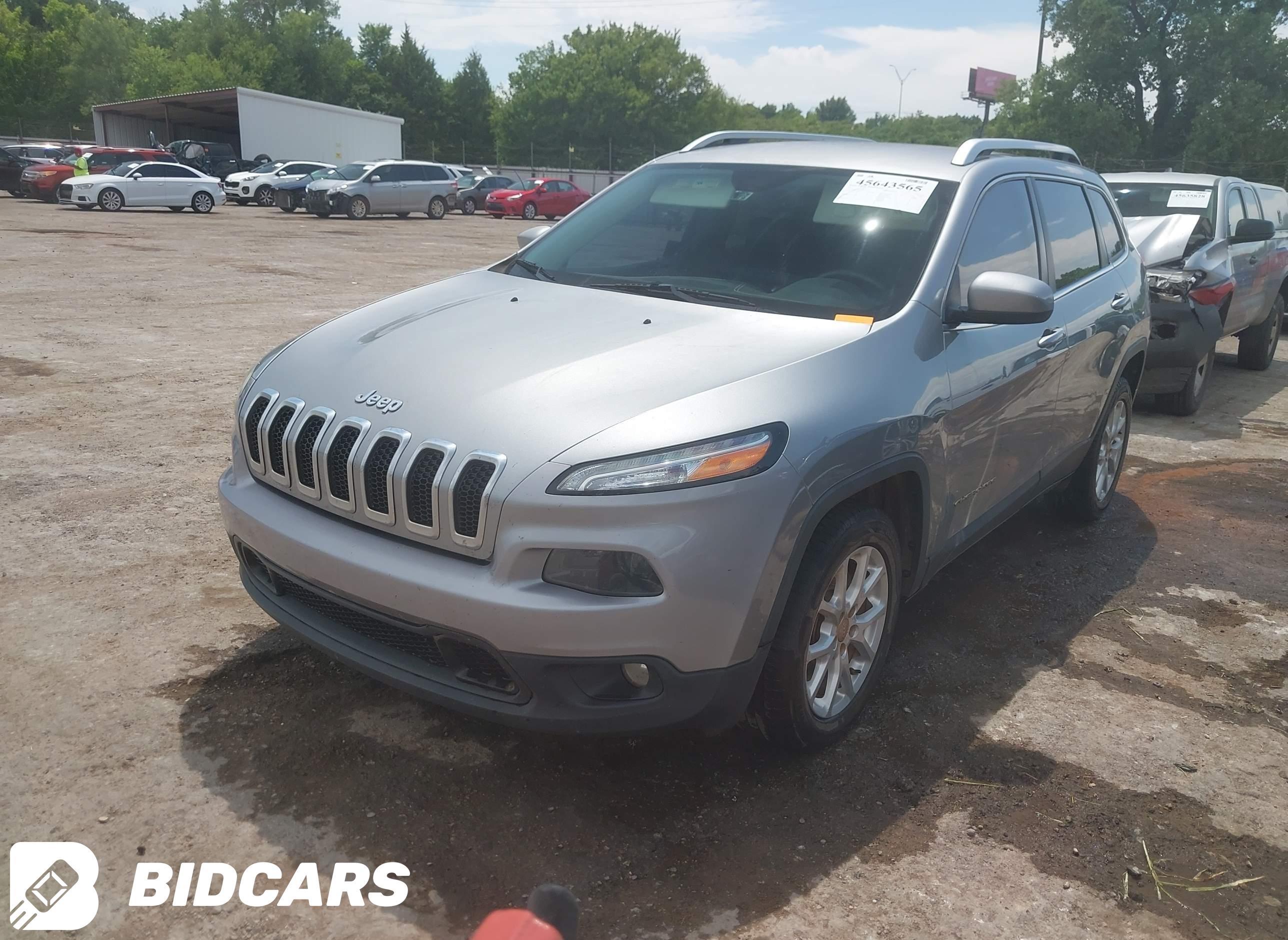 2015 Jeep Cherokee, Latitude