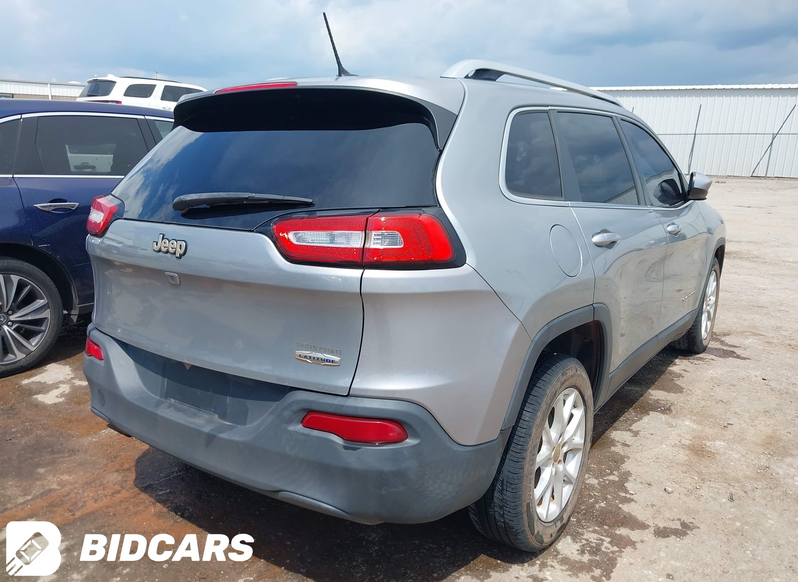 2015 Jeep Cherokee, Latitude