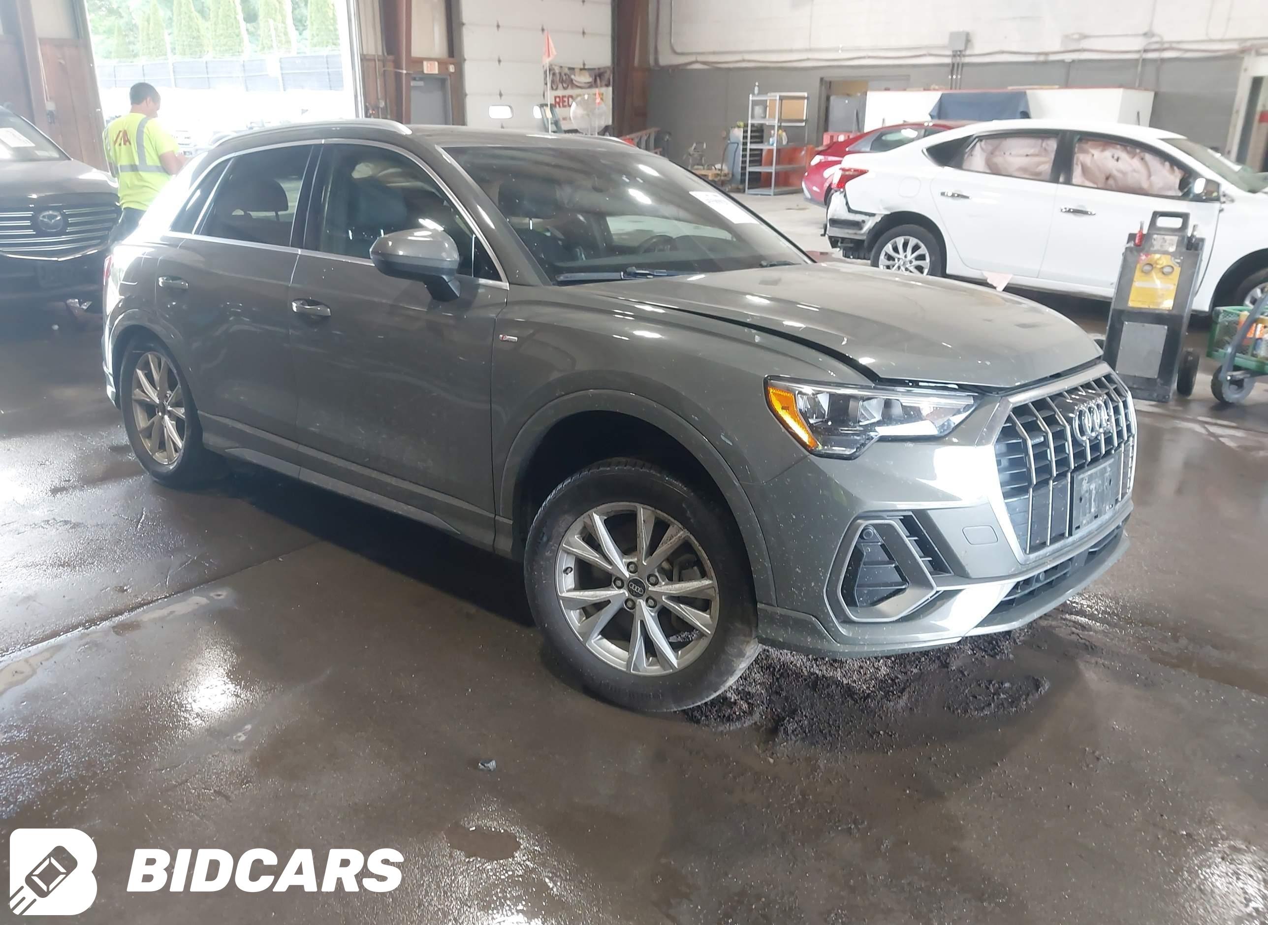 2021 Audi Q3, Premium 45 Tfsi...