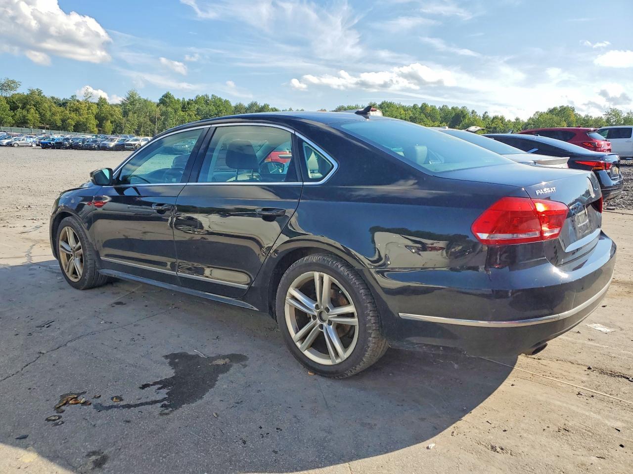 2015 Volkswagen Passat, SE