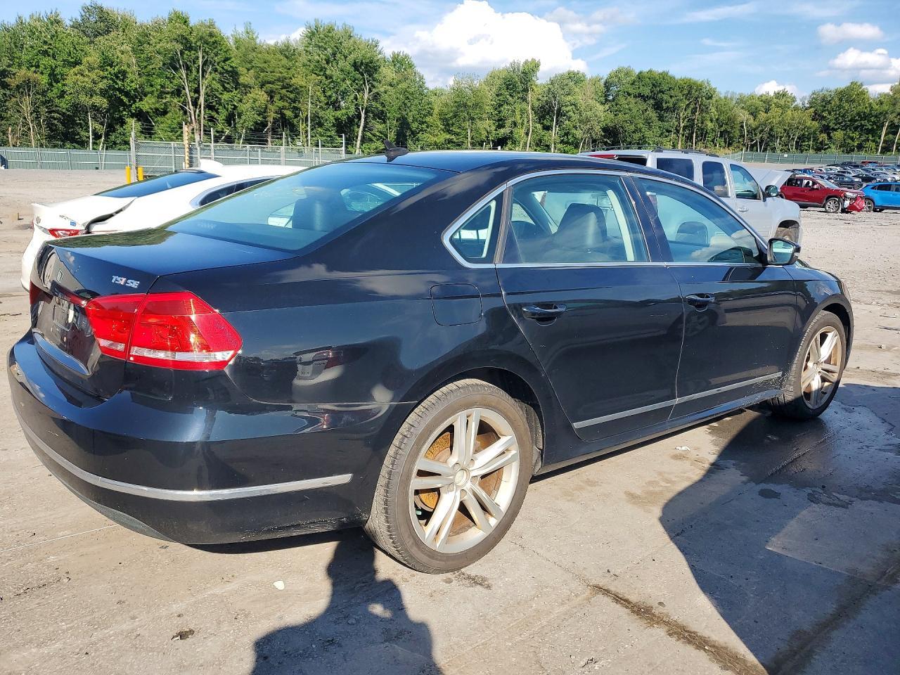 2015 Volkswagen Passat, SE
