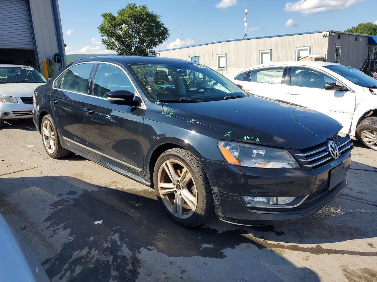 2015 Volkswagen Passat, SE