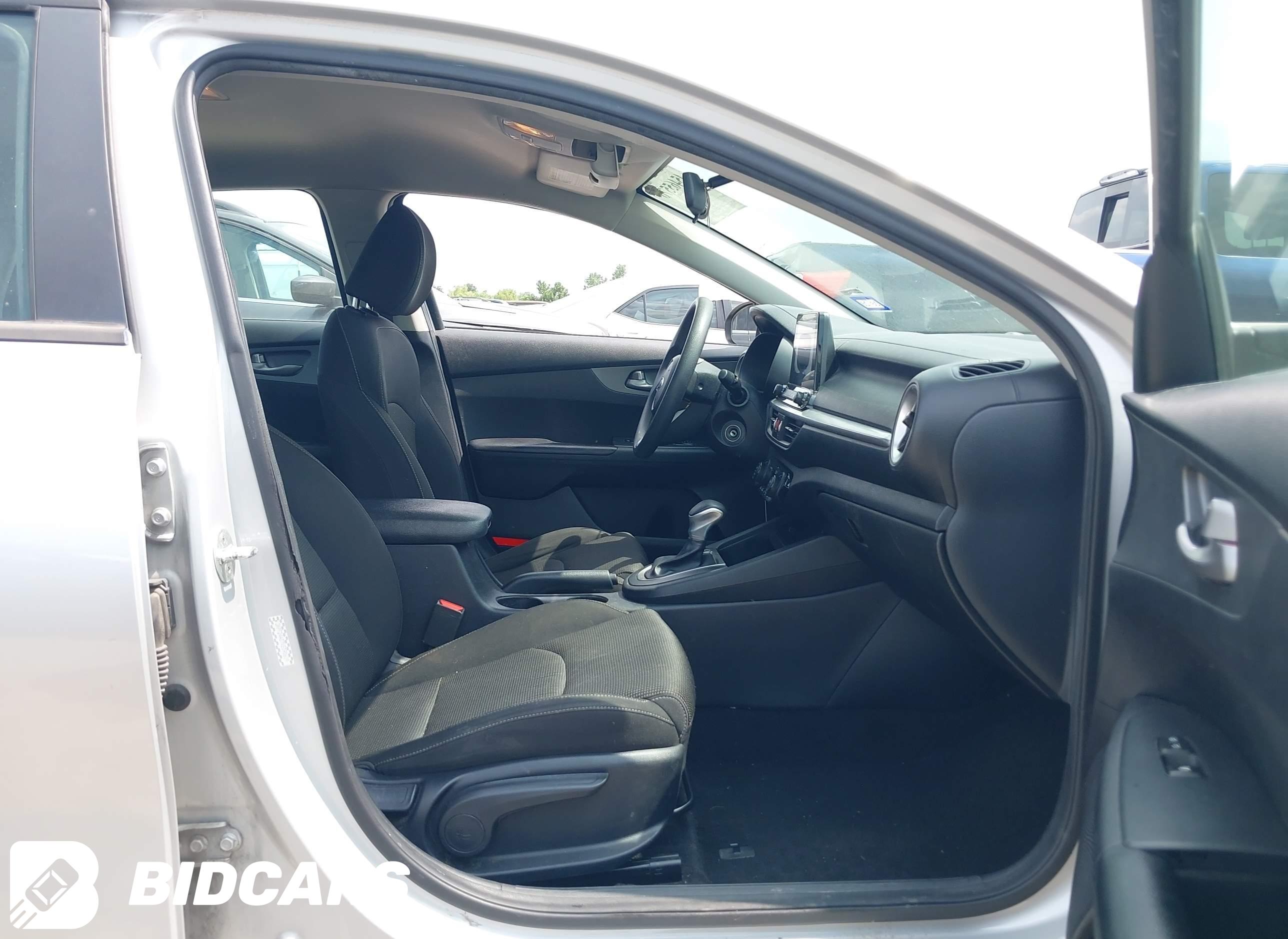 2019 KIA Forte, Lxs