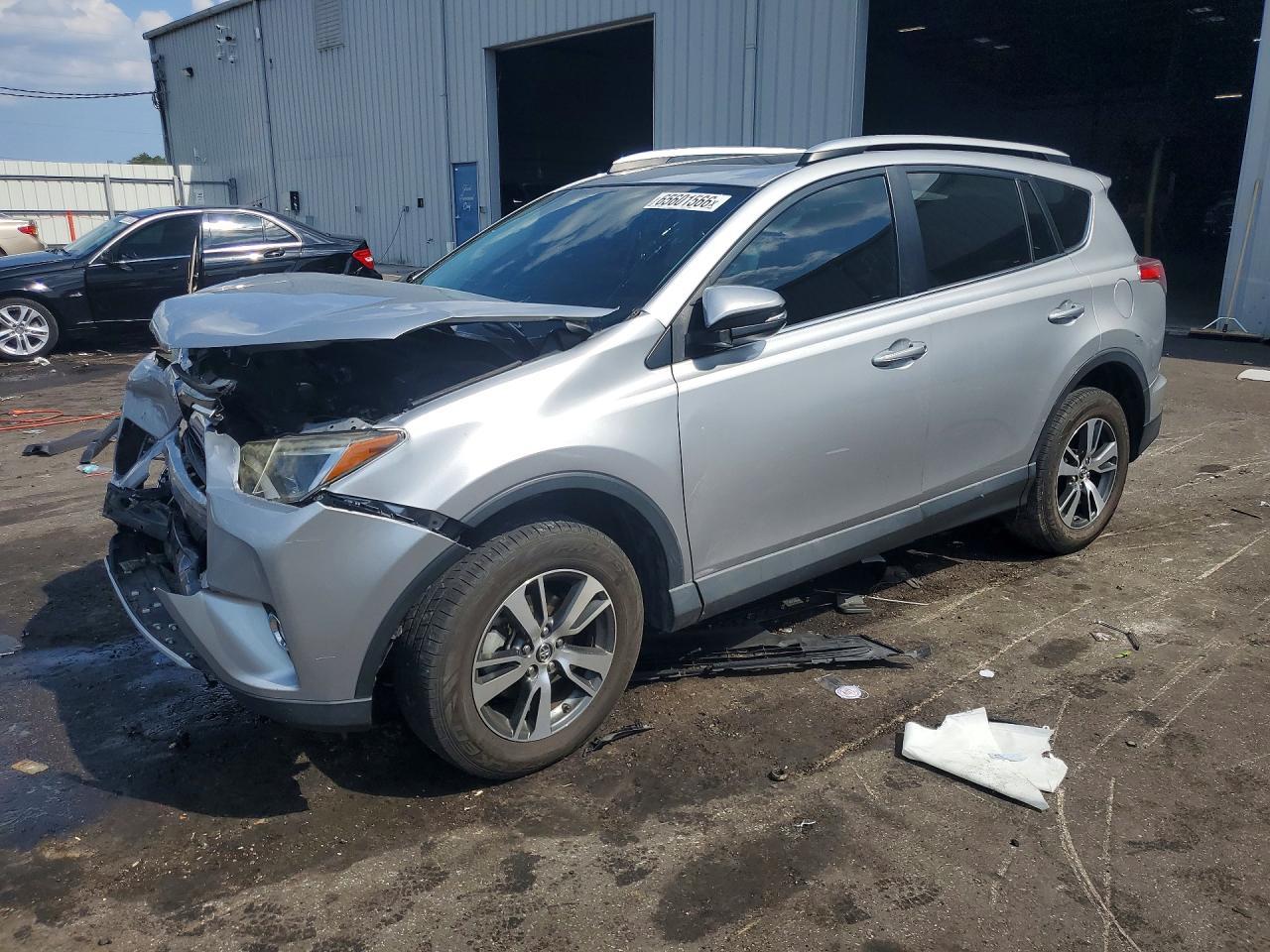 2016 Toyota RAV4, Xle
