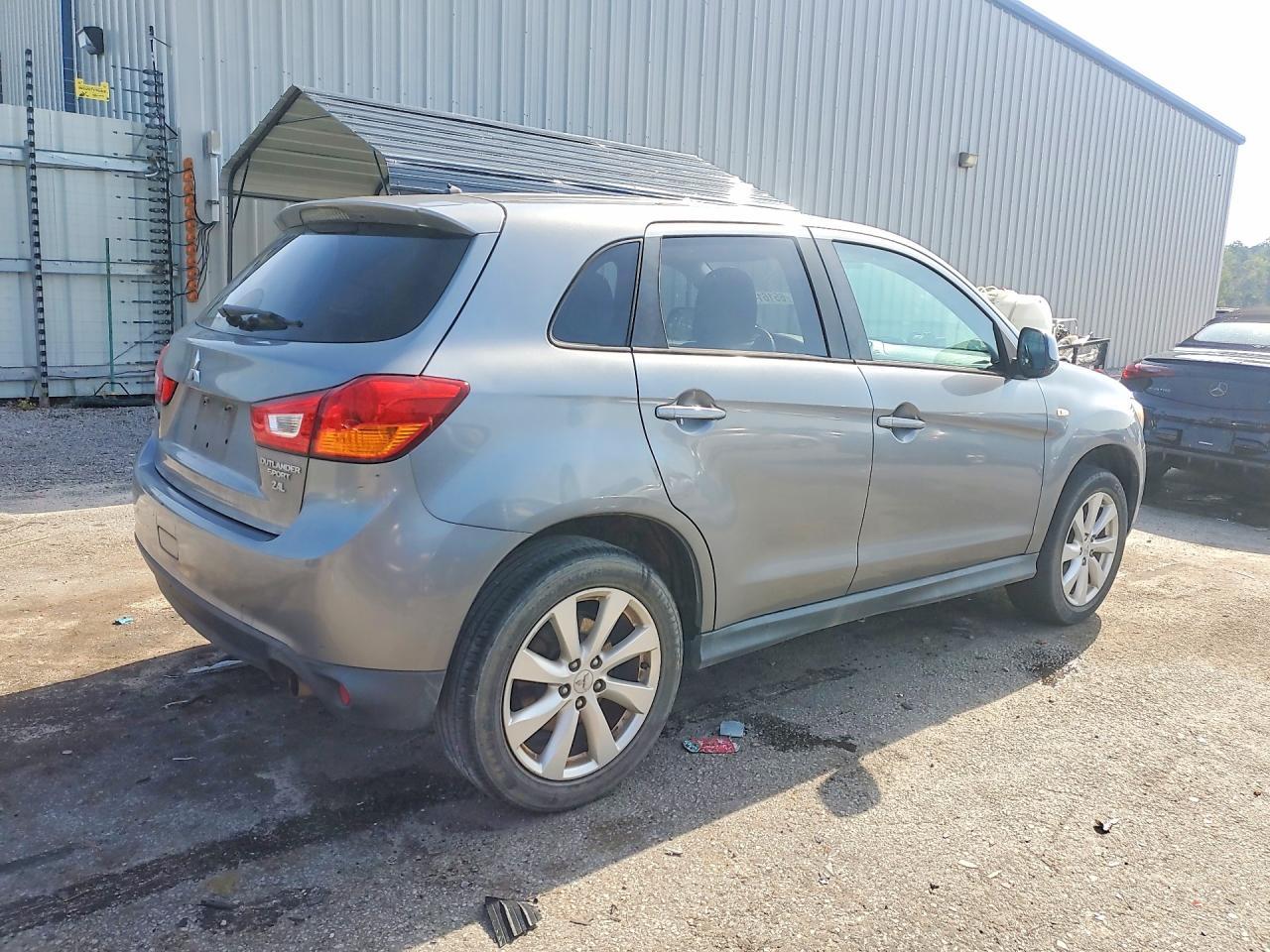 2015 Mitsubishi Outlander, ES