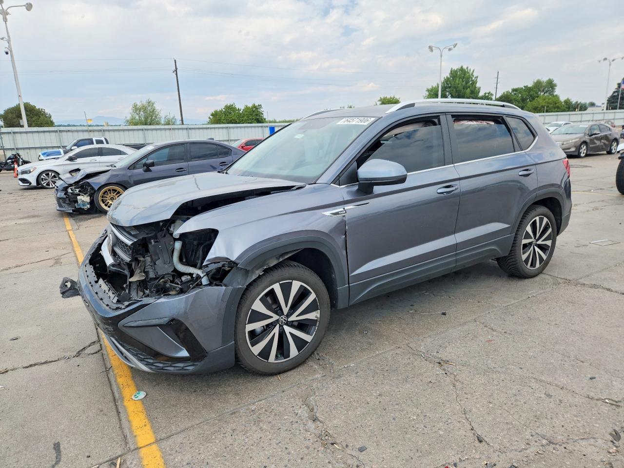 2022 Volkswagen Taos, SE