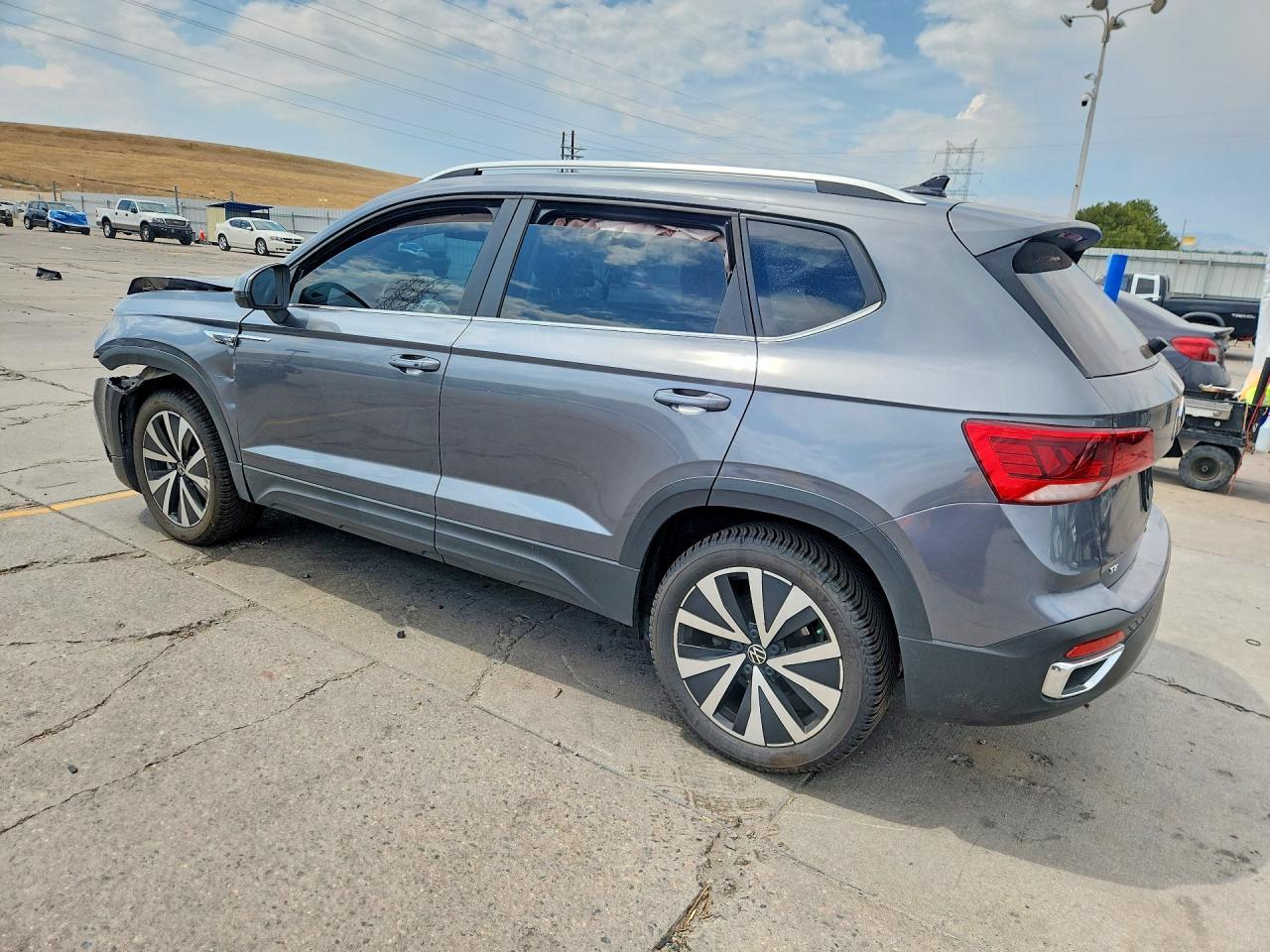 2022 Volkswagen Taos, SE