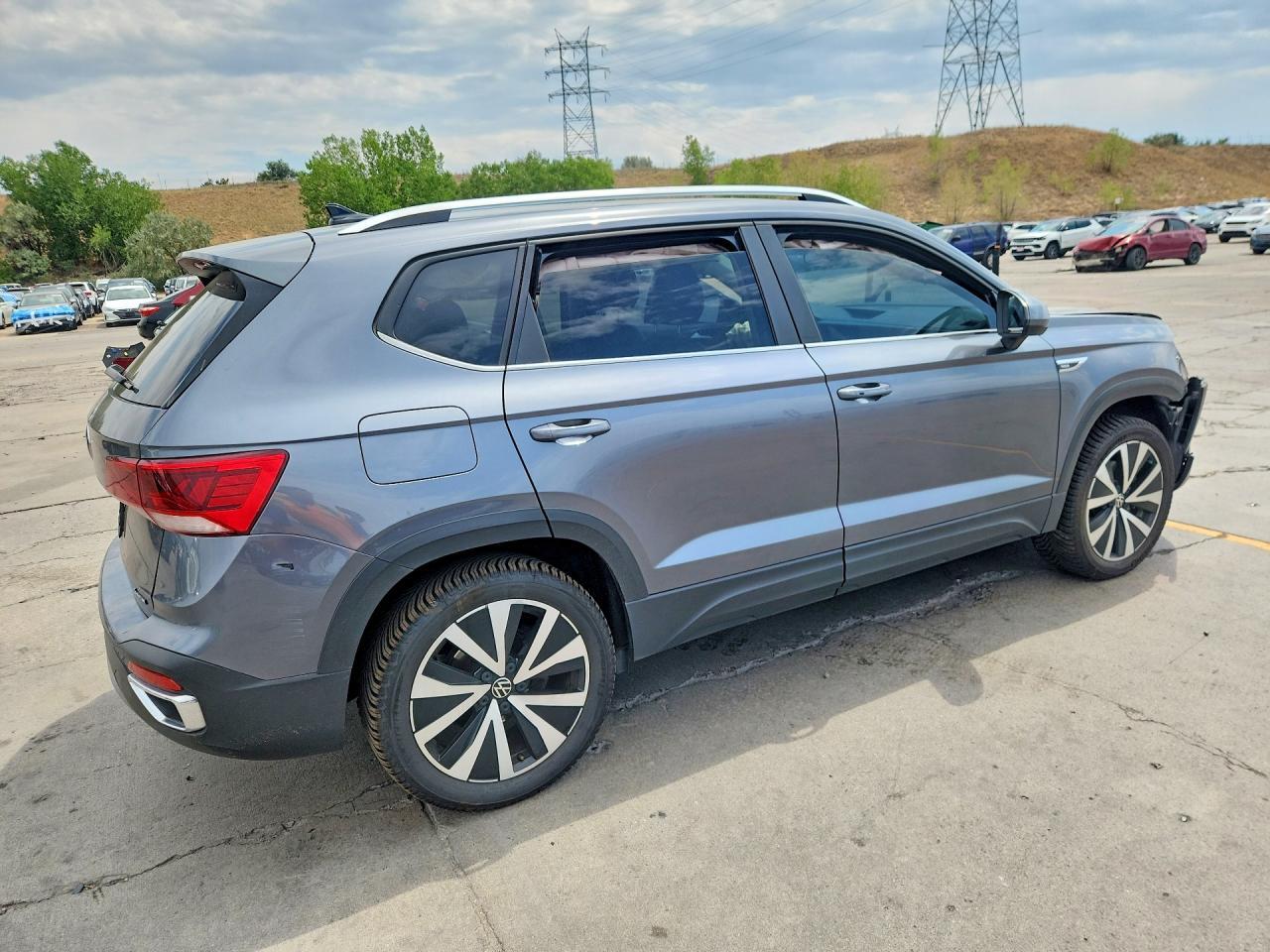 2022 Volkswagen Taos, SE