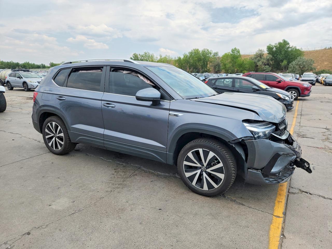 2022 Volkswagen Taos, SE