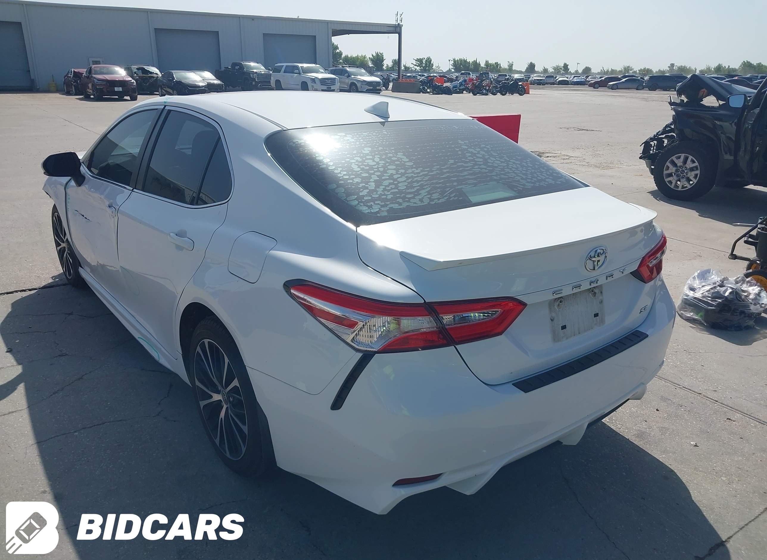 2020 Toyota Camry, SE