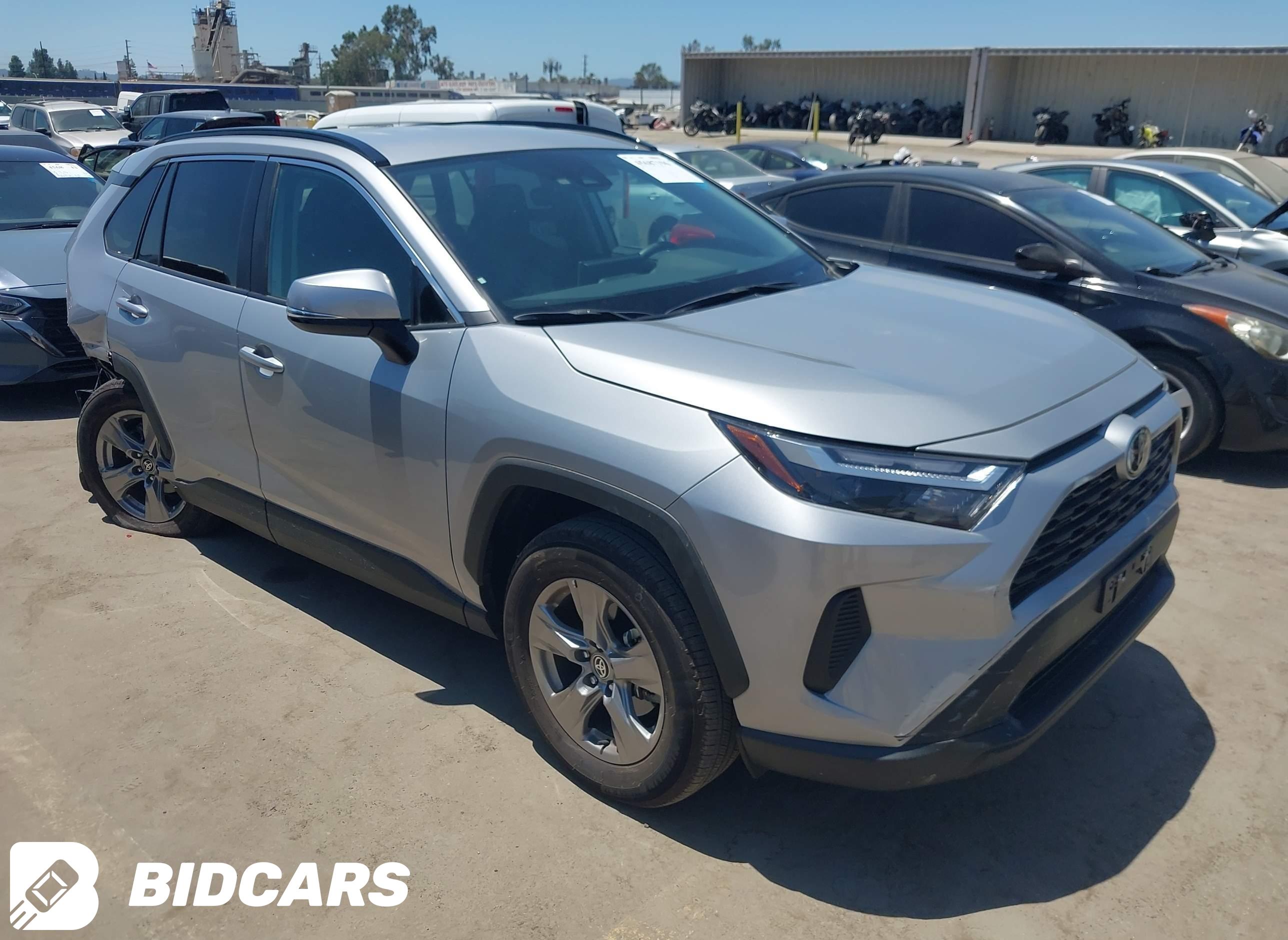 2025 Toyota RAV4, Xle