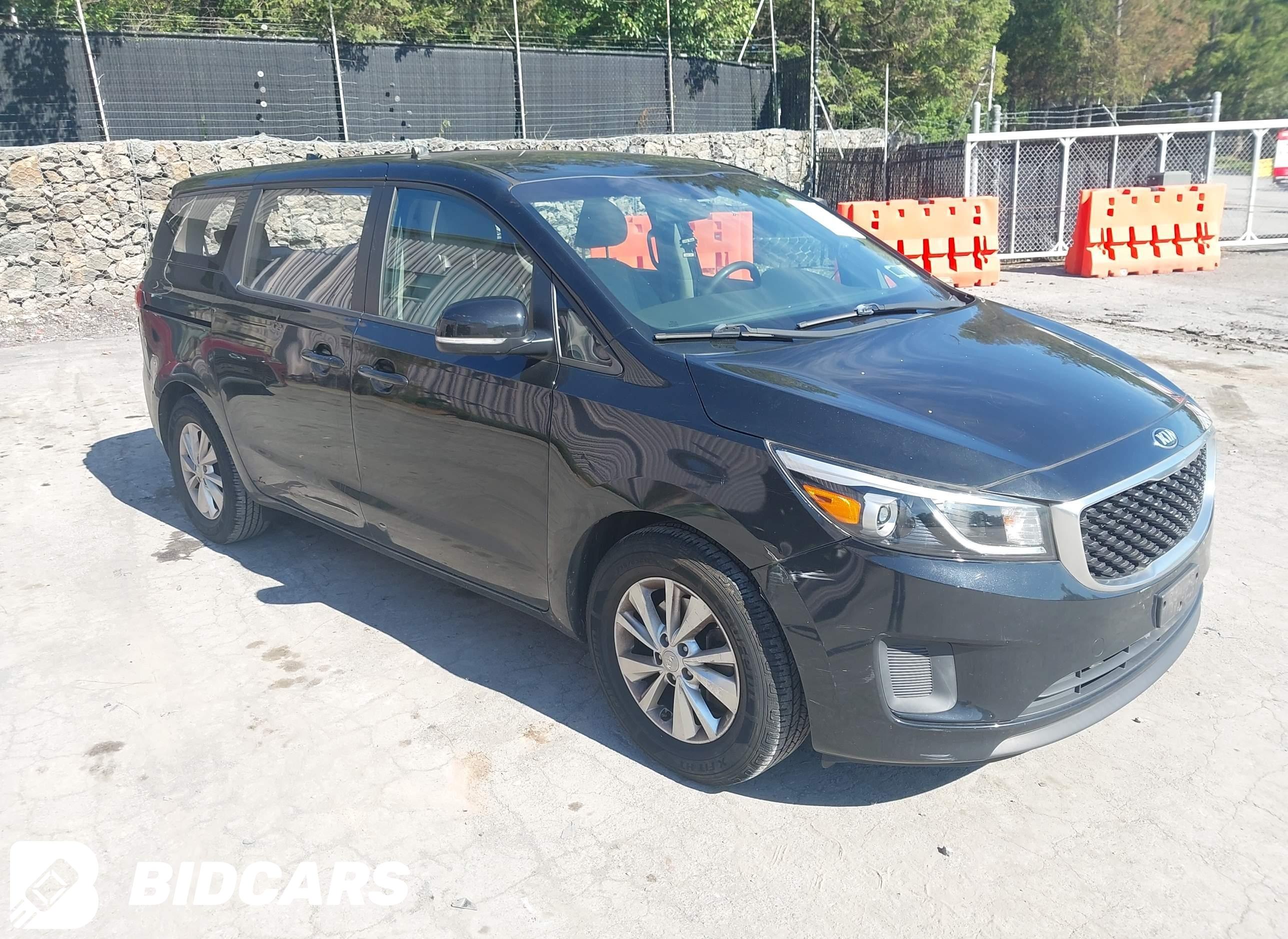 2017 KIA Sedona, L