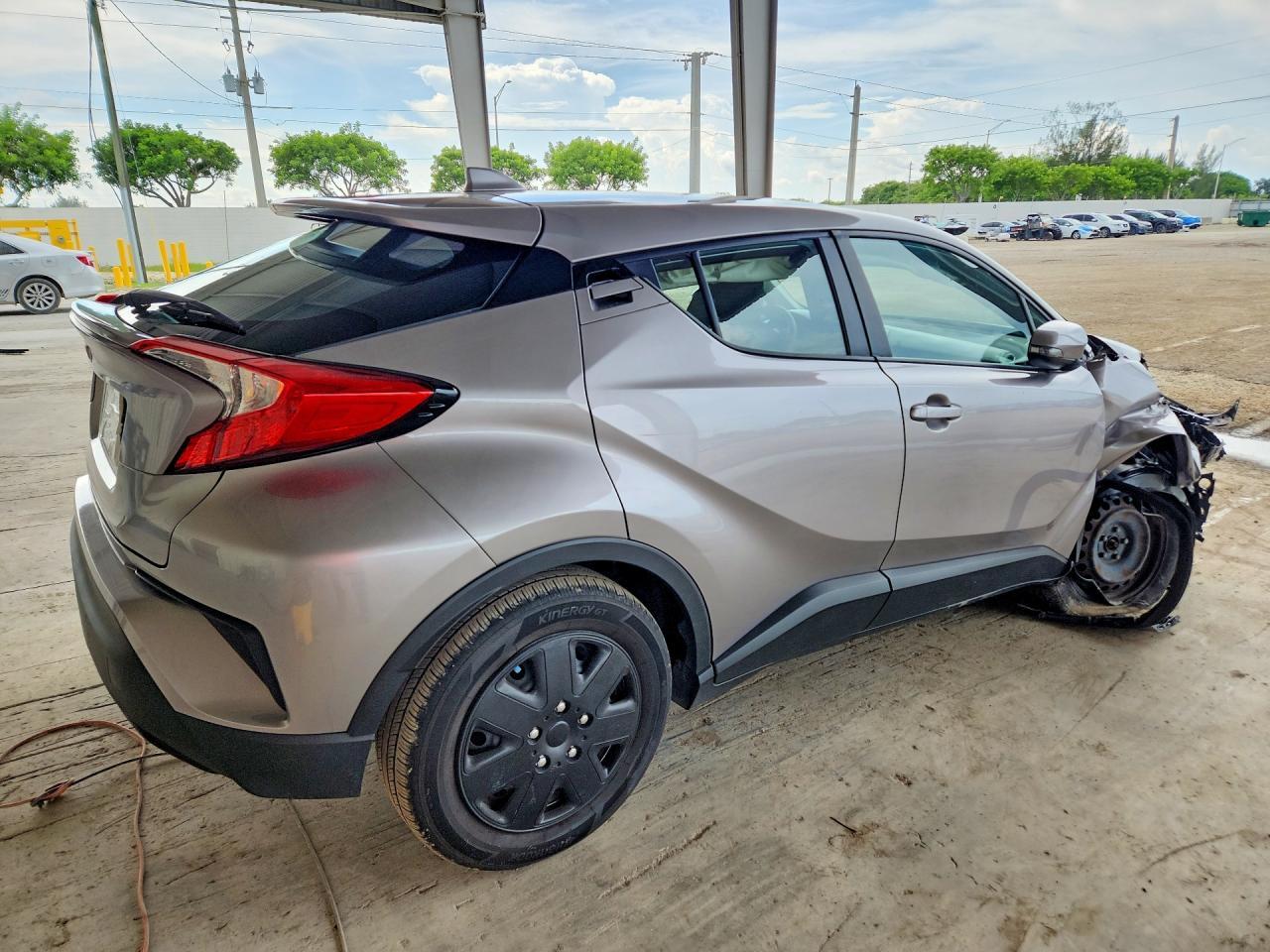 2020 Toyota C-HR, LE