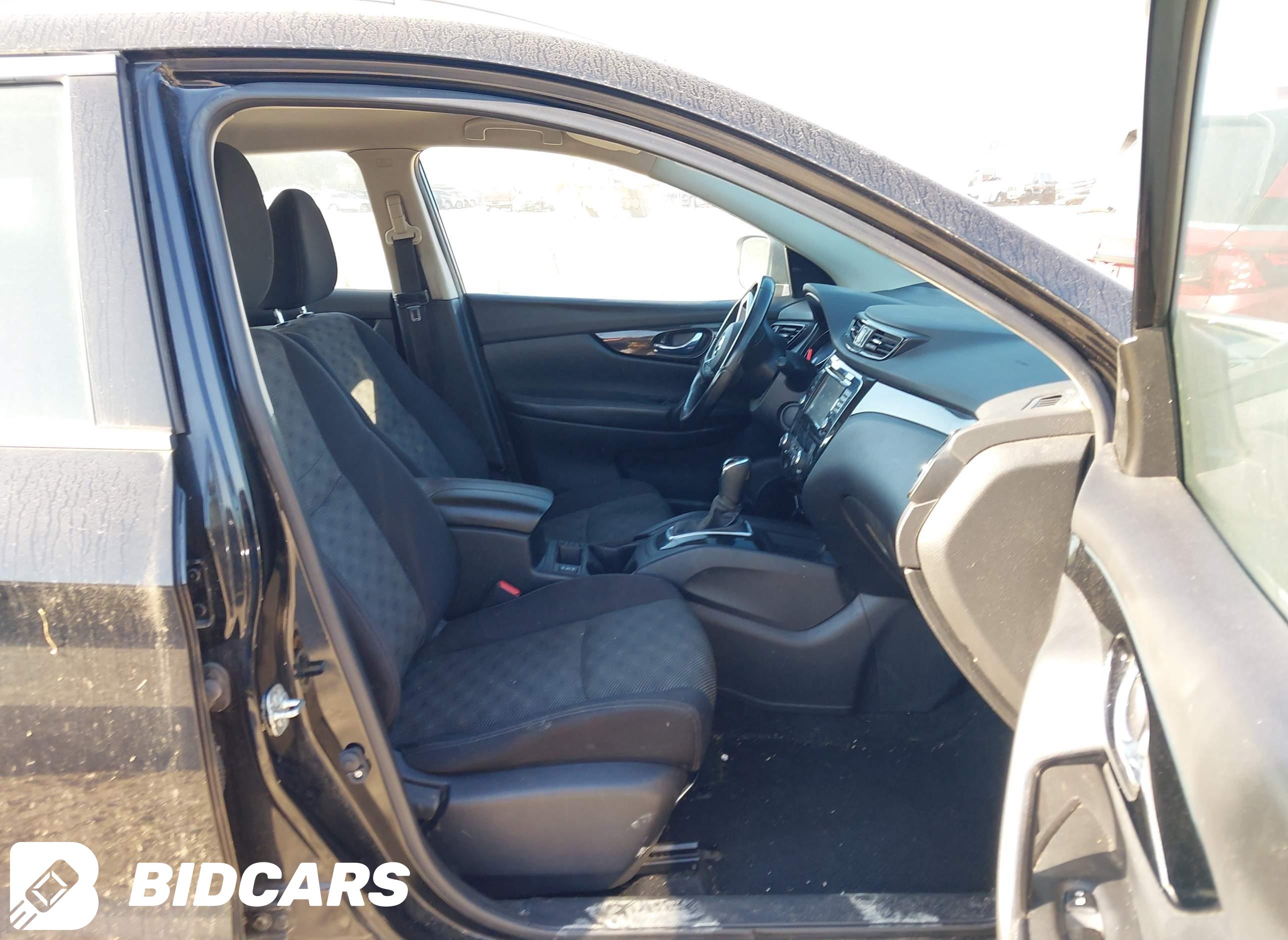 2017 Nissan Rogue, Sport SV