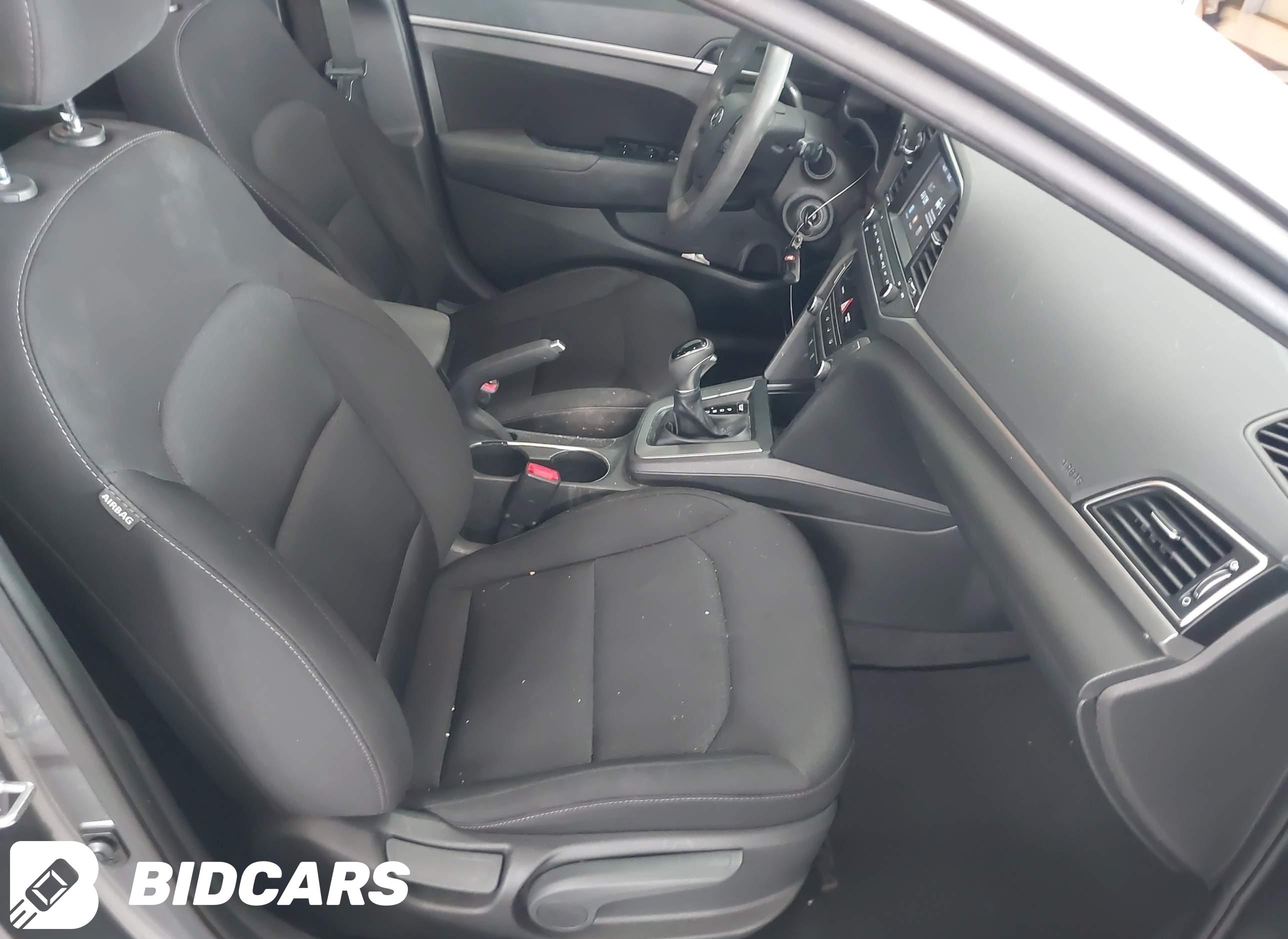 2018 Hyundai Elantra, Sel