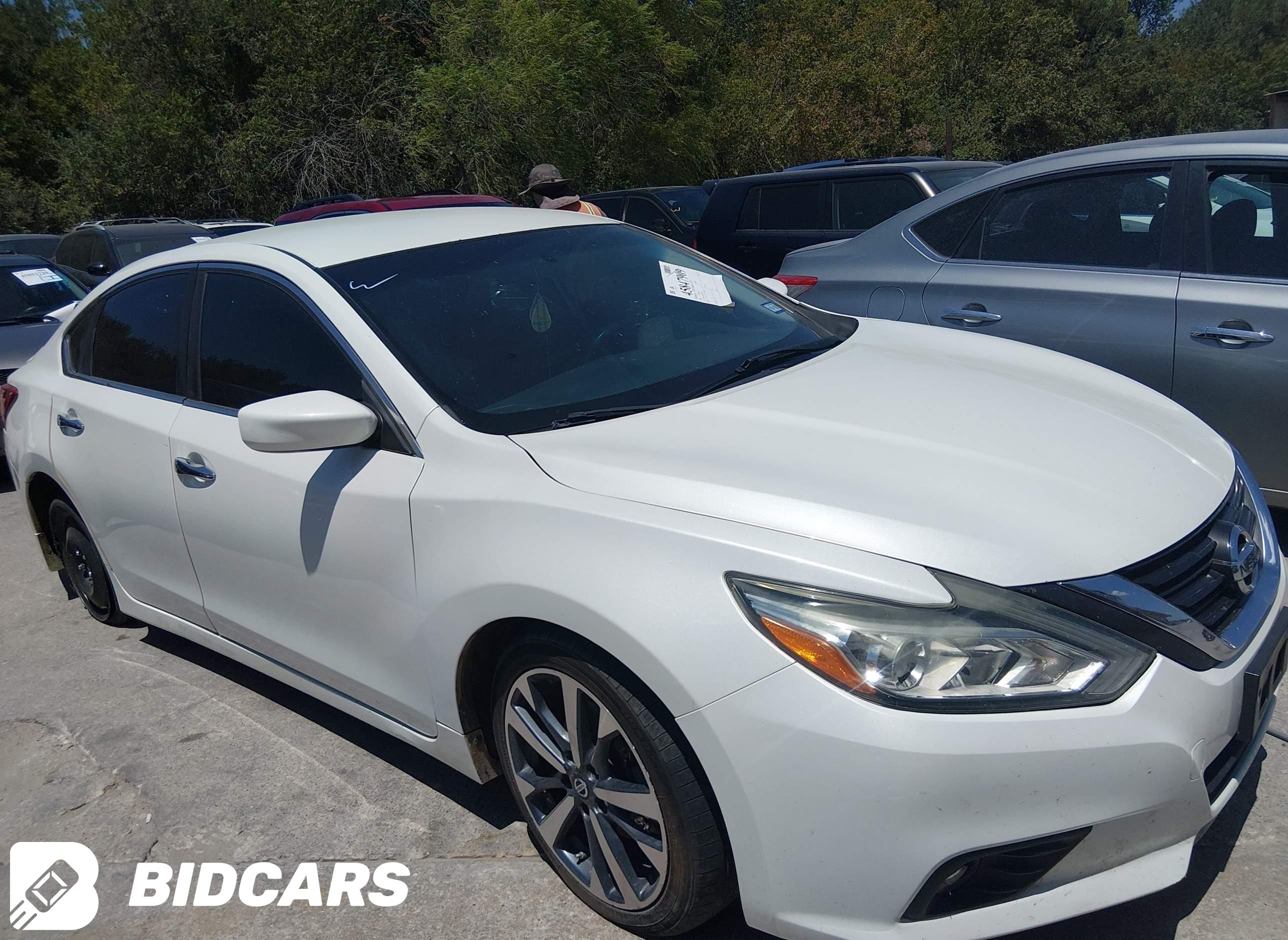 2016 Nissan Altima, 2.5 SR