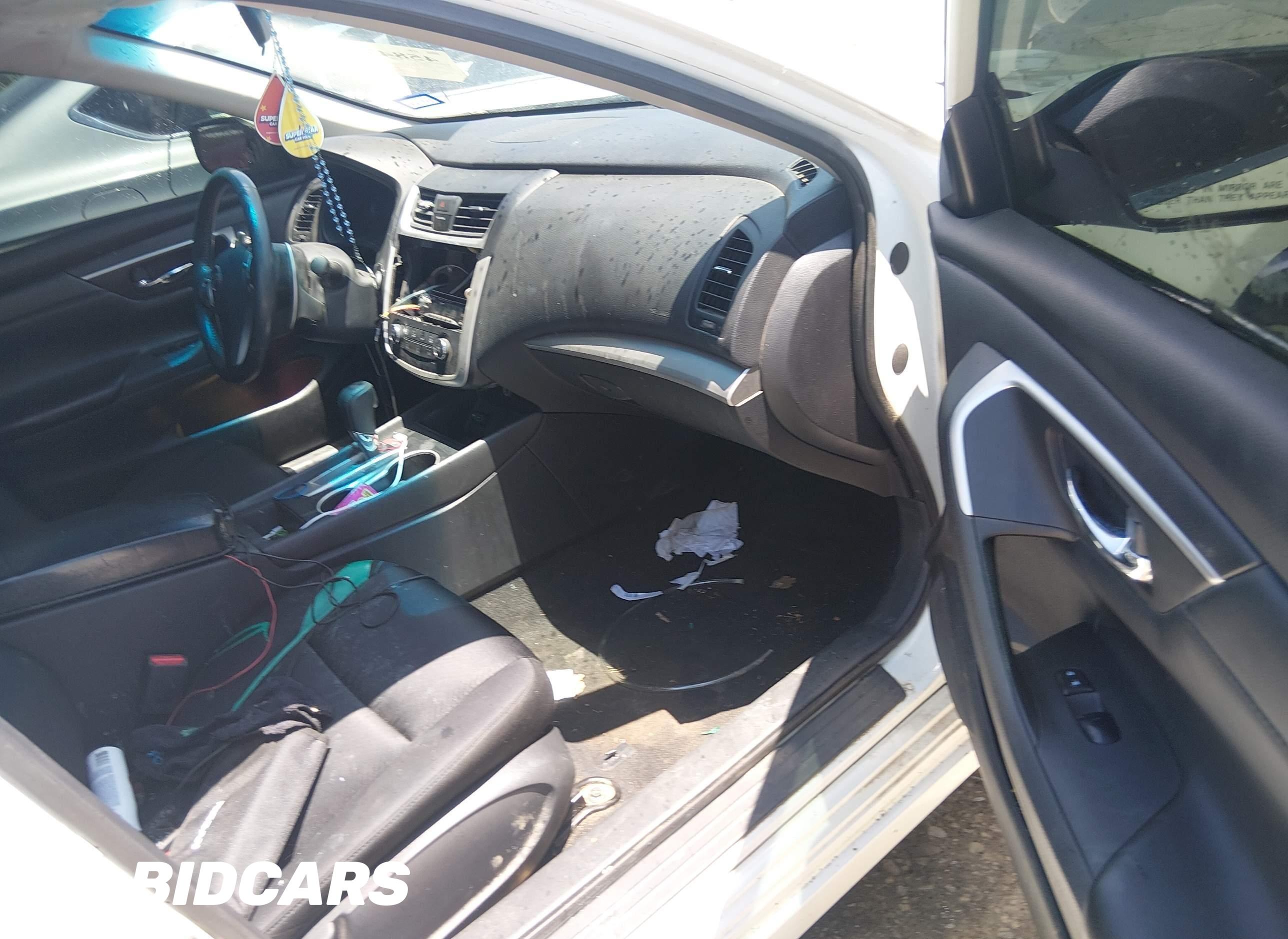 2016 Nissan Altima, 2.5 SR