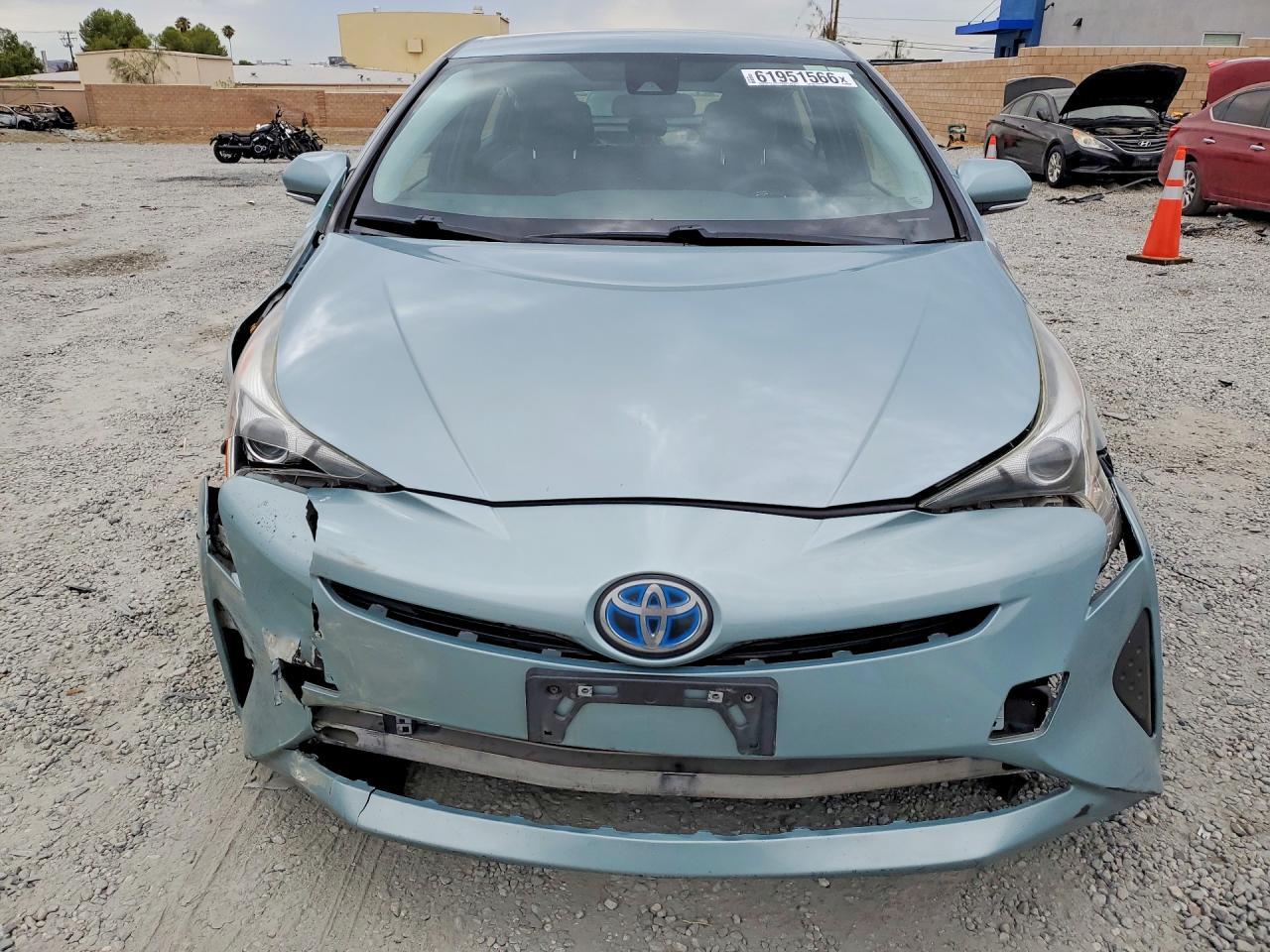 2017 Toyota Prius, Two