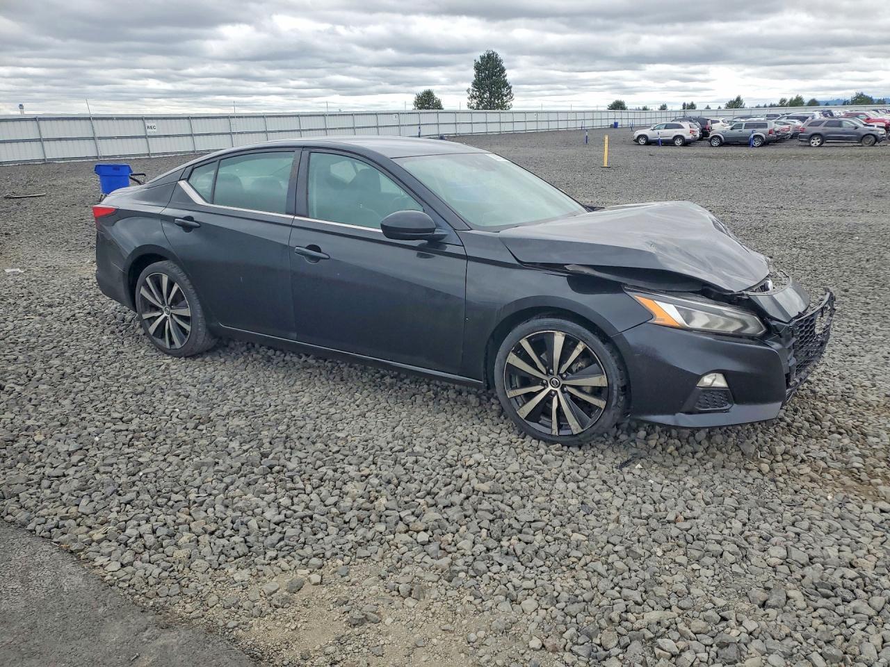 2020 Nissan Altima, SR