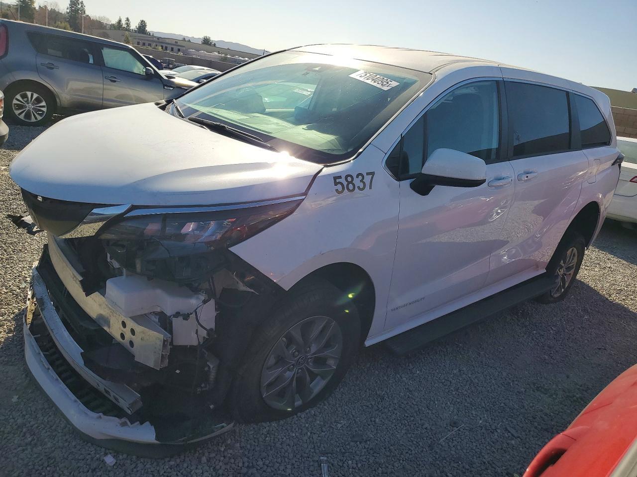 2024 Toyota Sienna, Le 8-Pass...