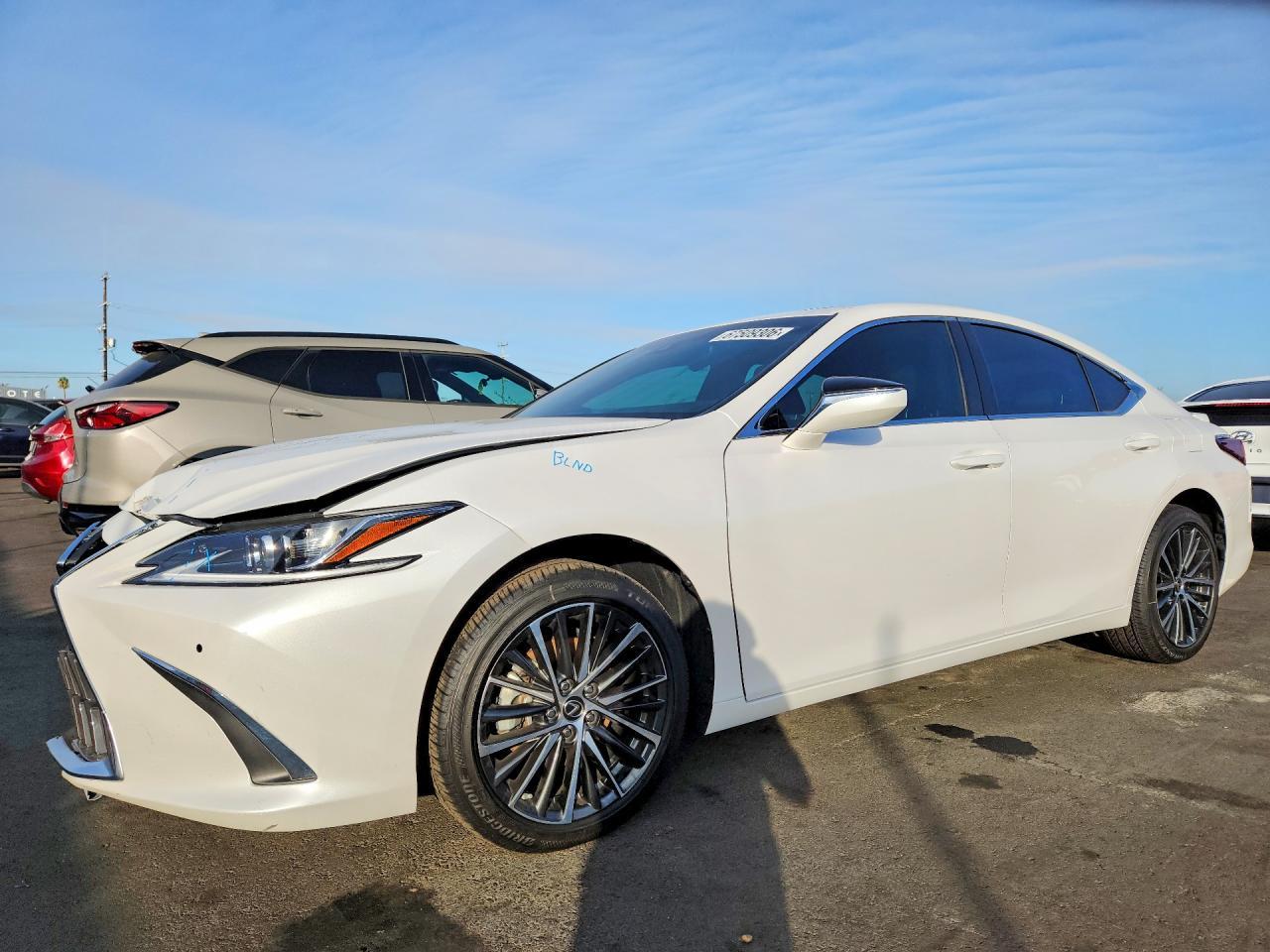 2024 Lexus ES, Base