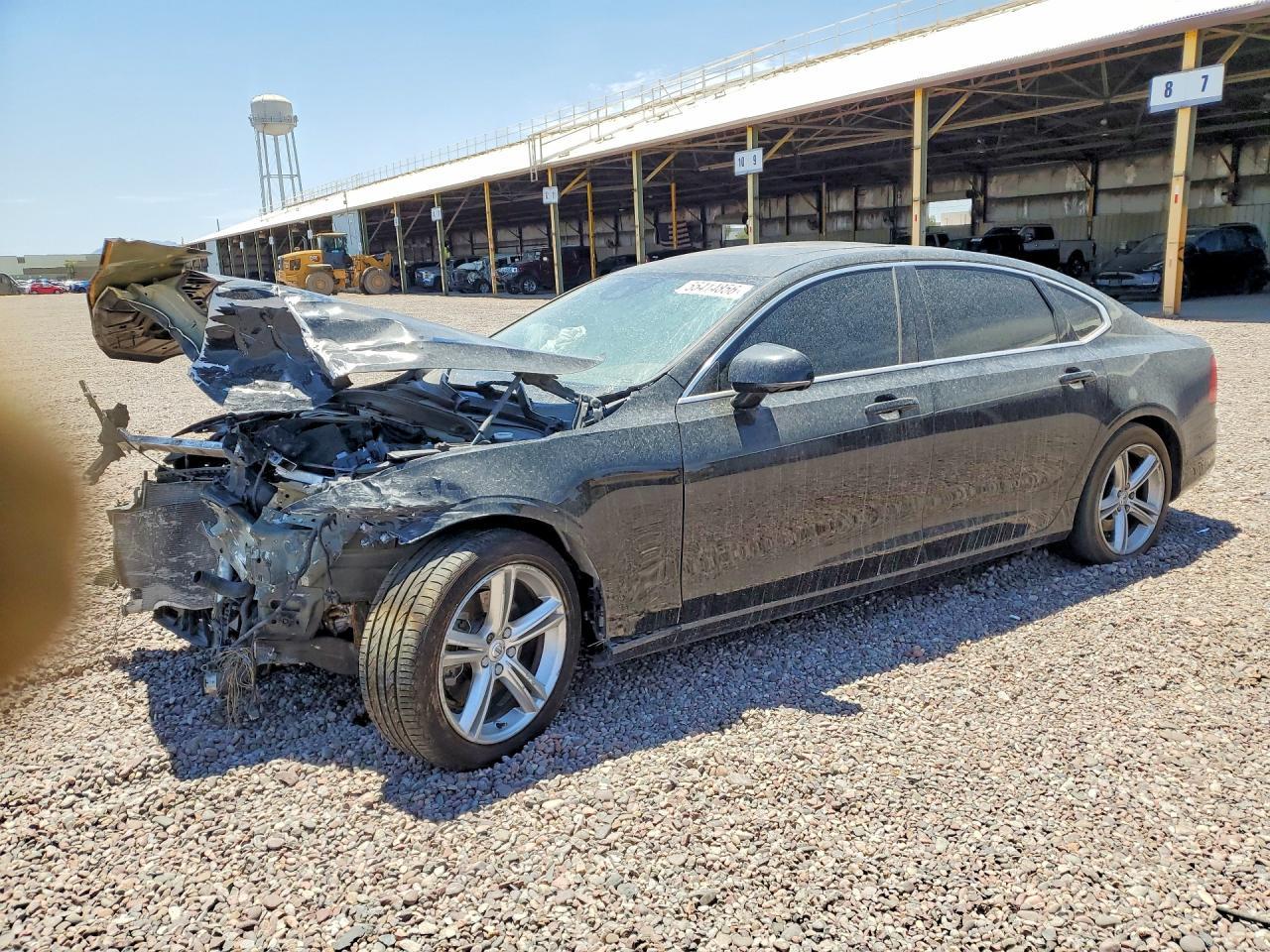 2018 Volvo S90, T5 Momentum