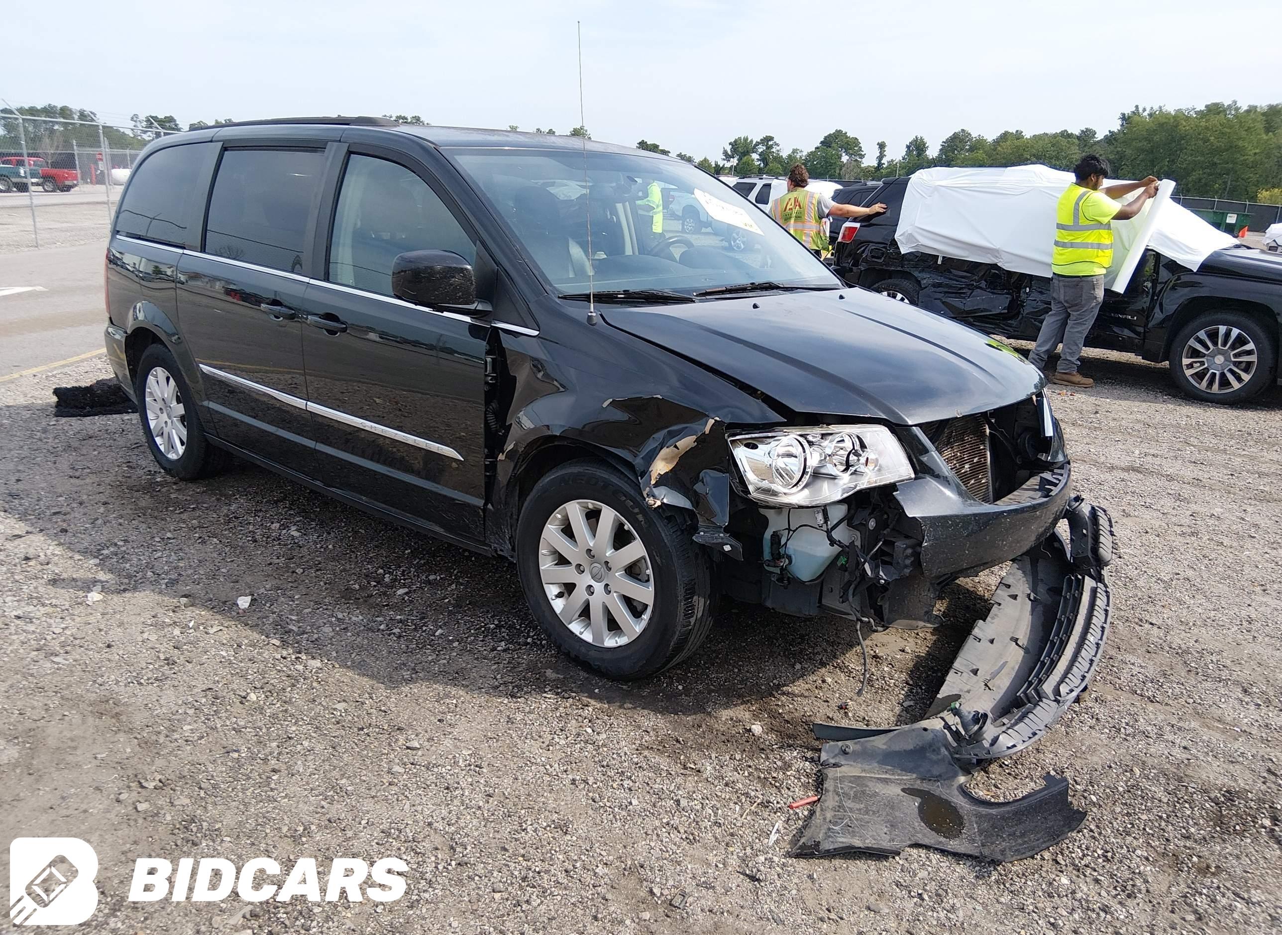 2016 Chrysler Town and Countr...