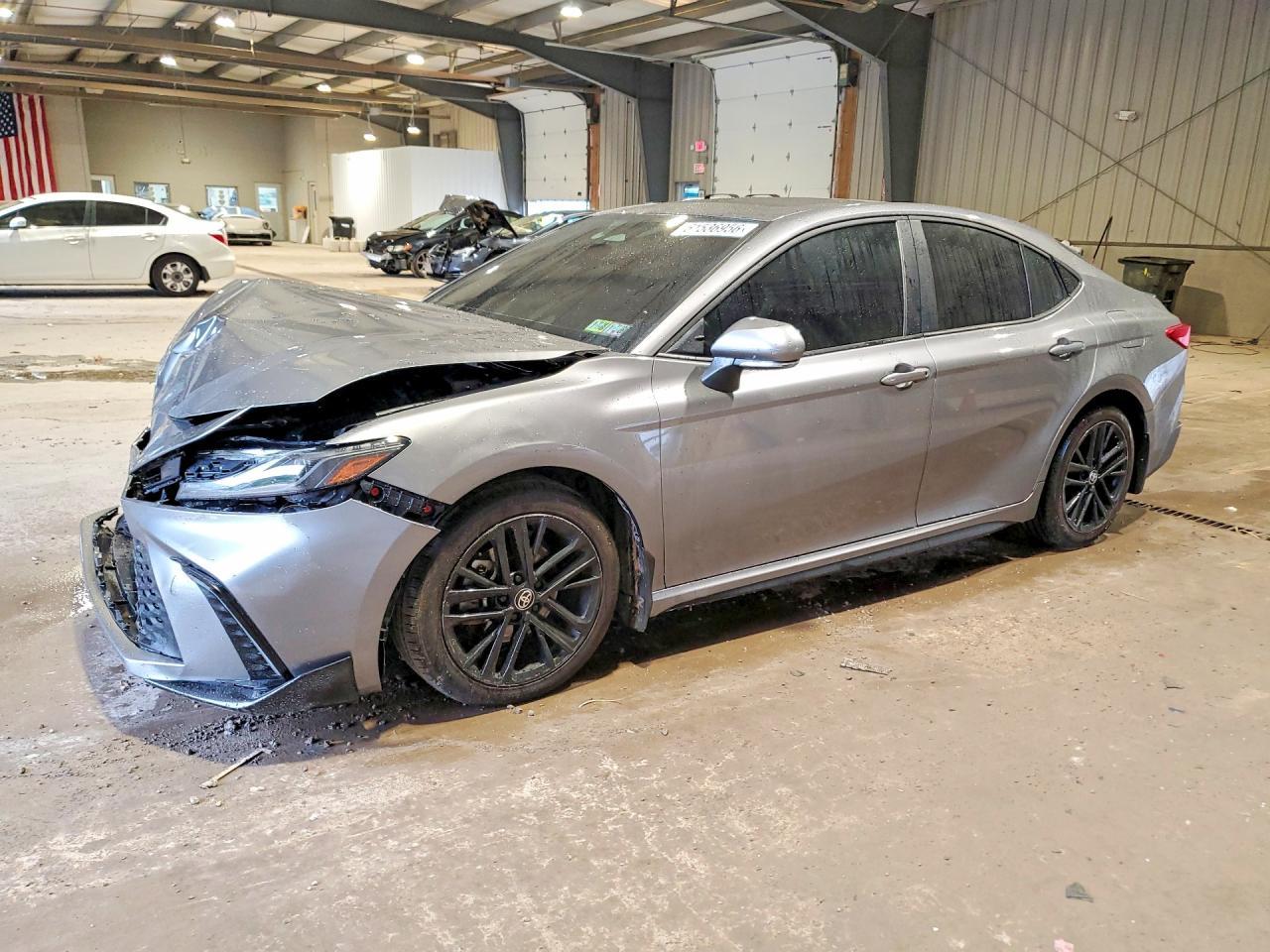 2025 Toyota Camry, SE