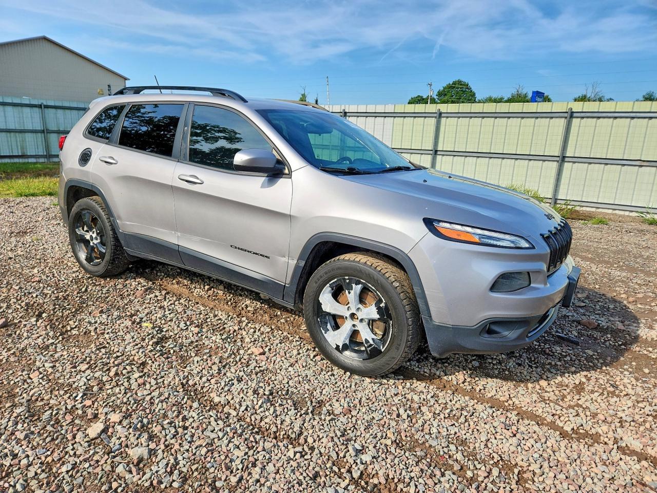 2018 Jeep Cherokee, Latitude
