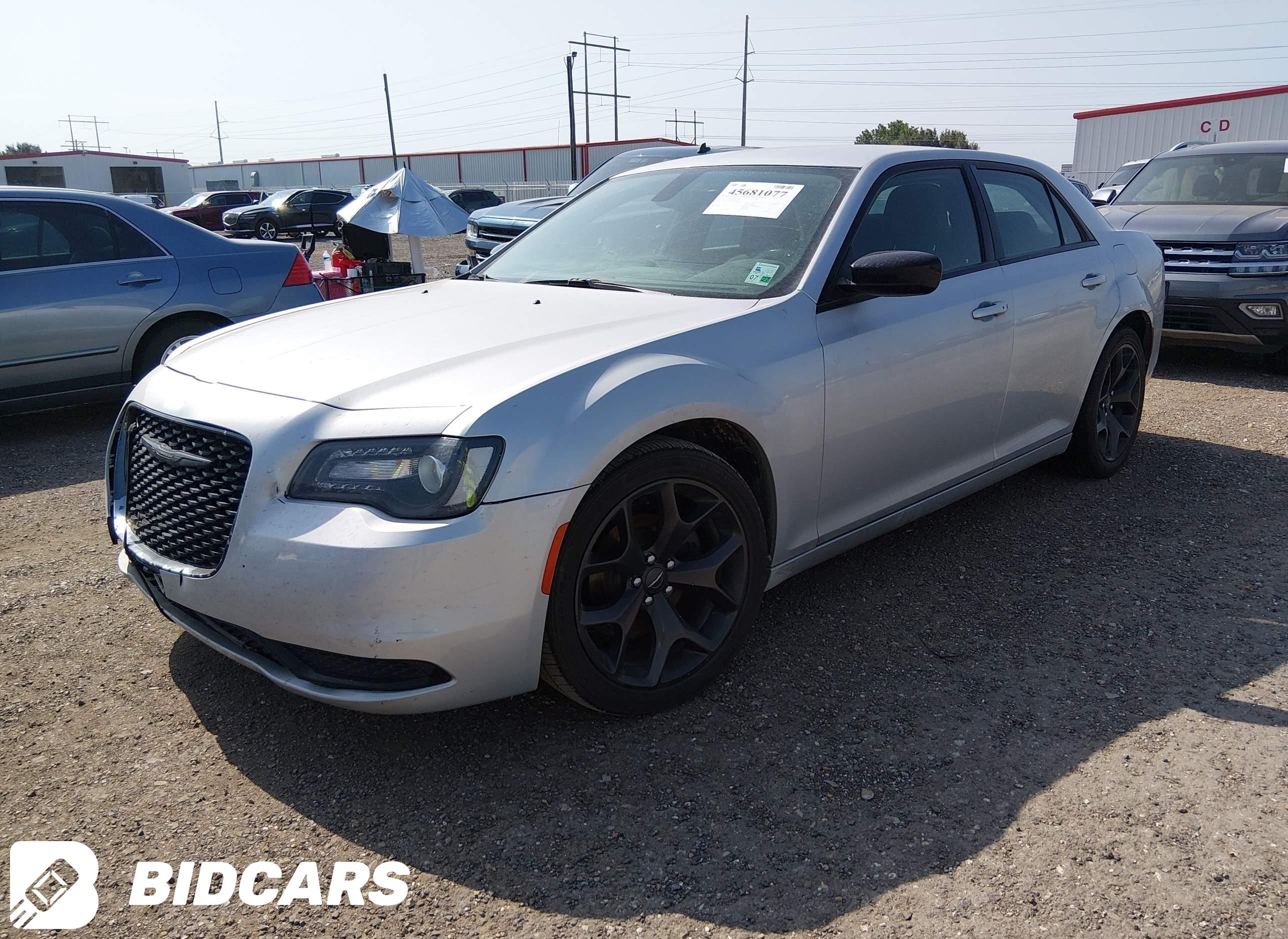 2020 Chrysler 300, Touring