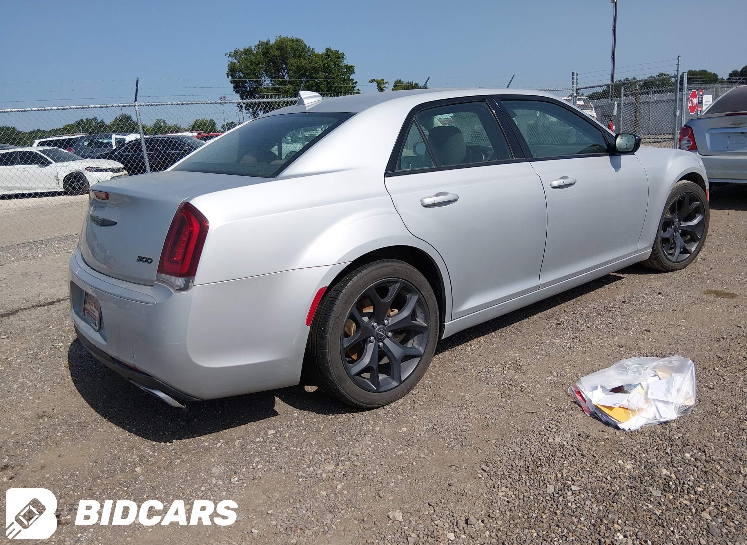 2020 Chrysler 300, Touring