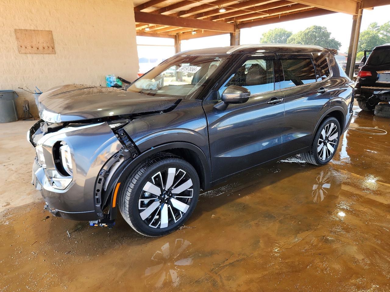 2025 Mitsubishi Outlander, Sel