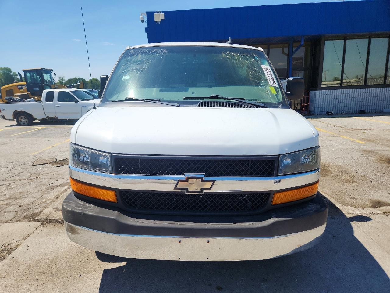 2017 Chevrolet Express, LT